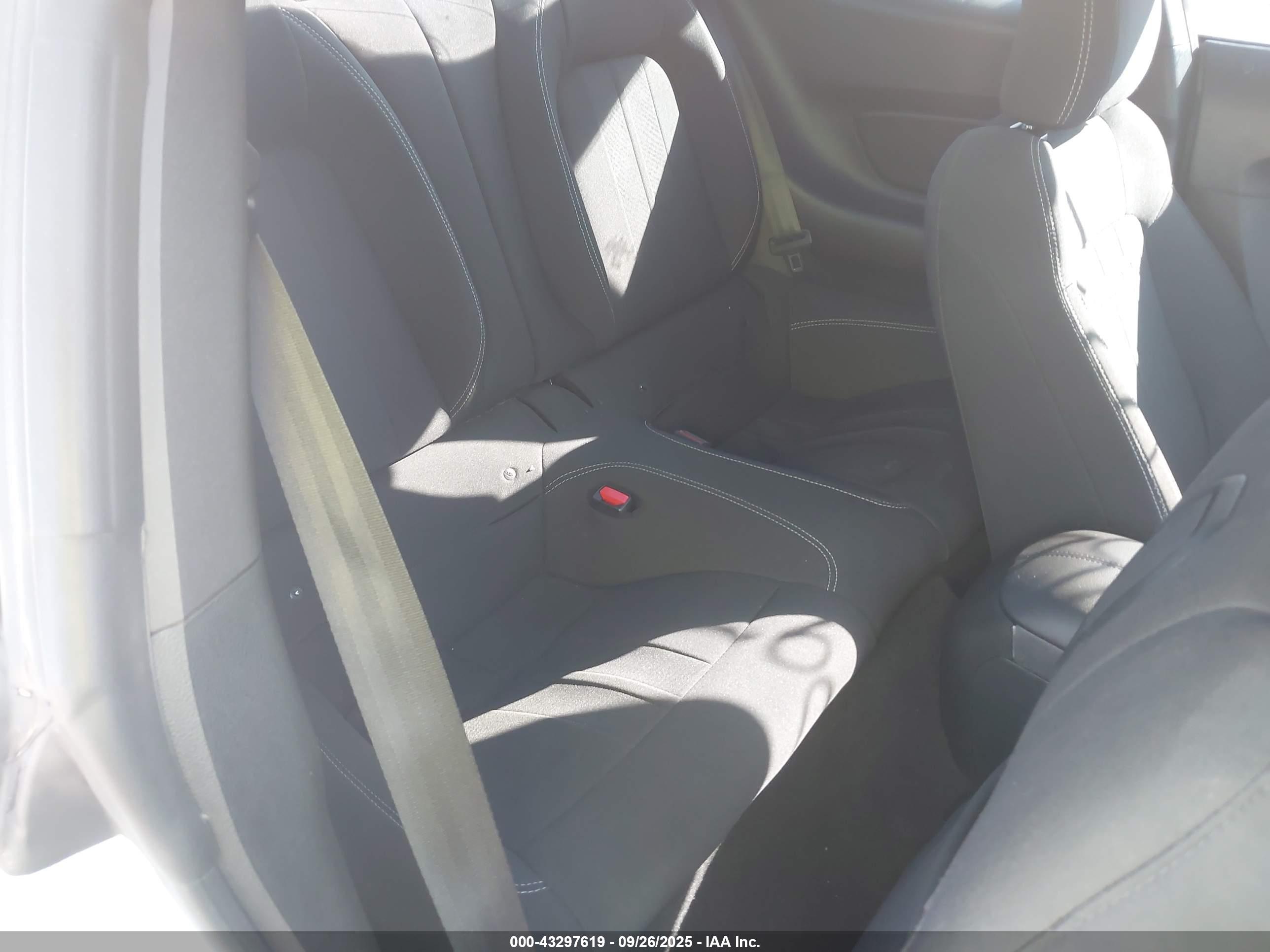 FORD MUSTANG image 8