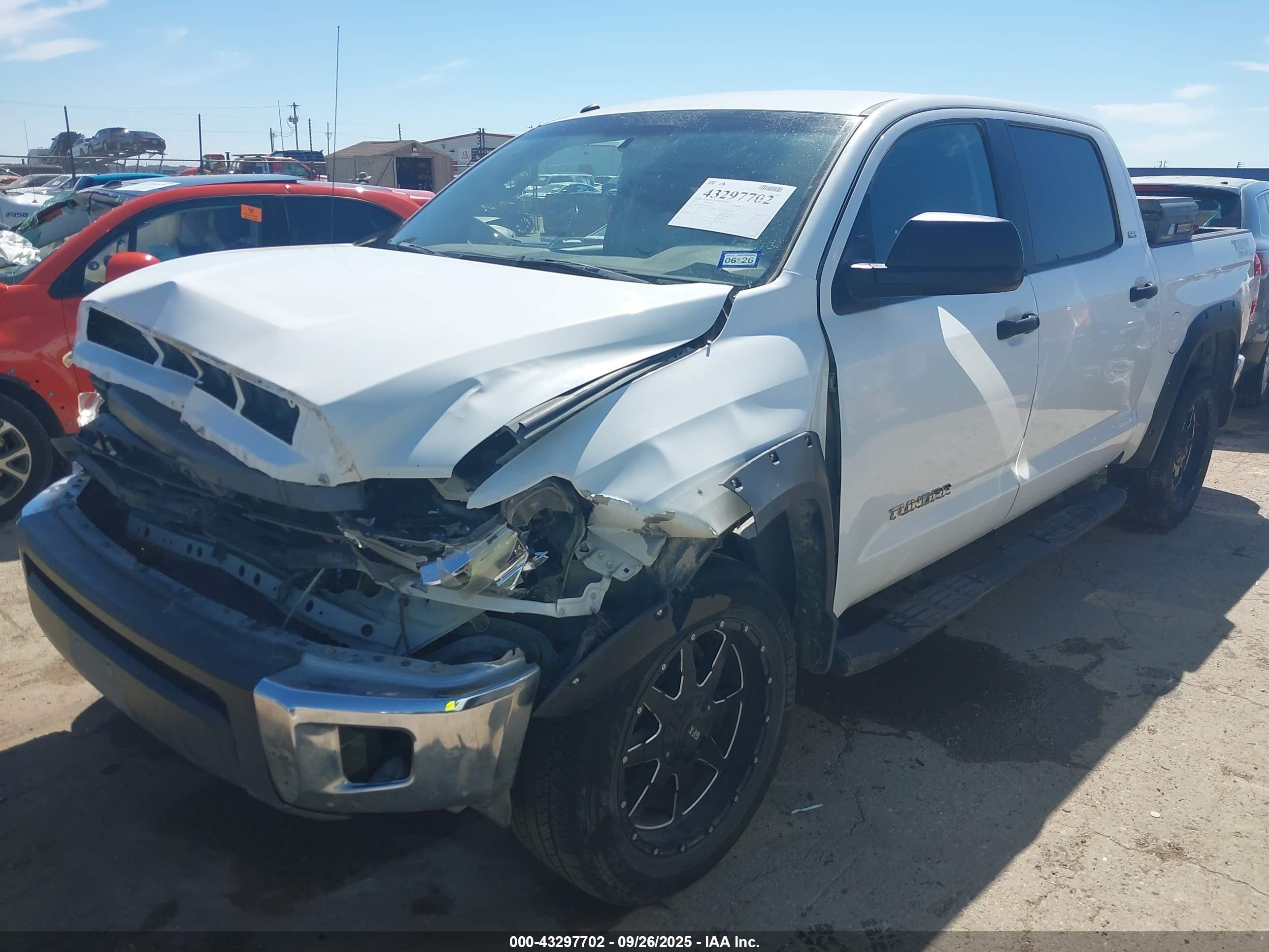 TOYOTA TUNDRA image 2