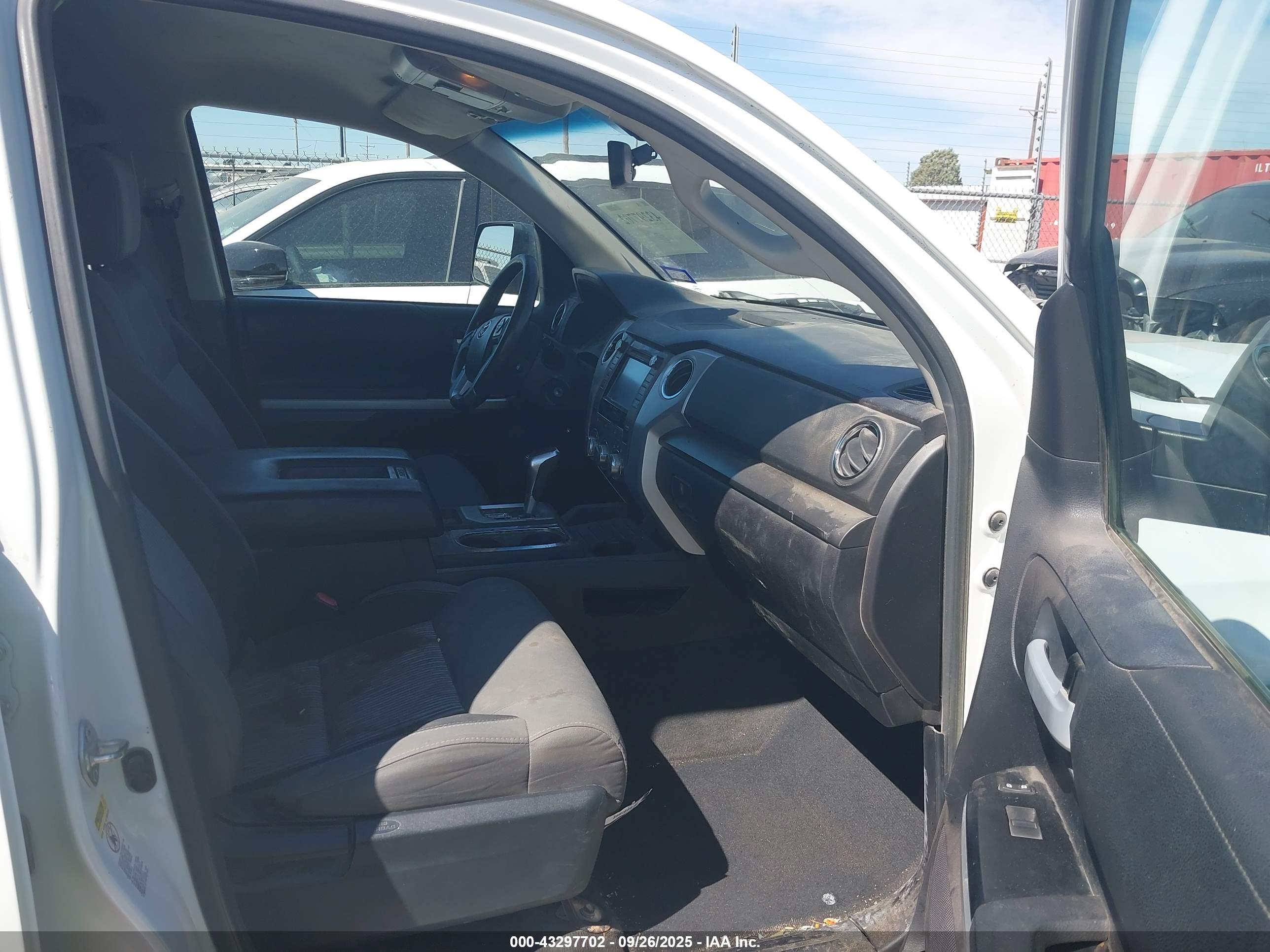 TOYOTA TUNDRA image 5