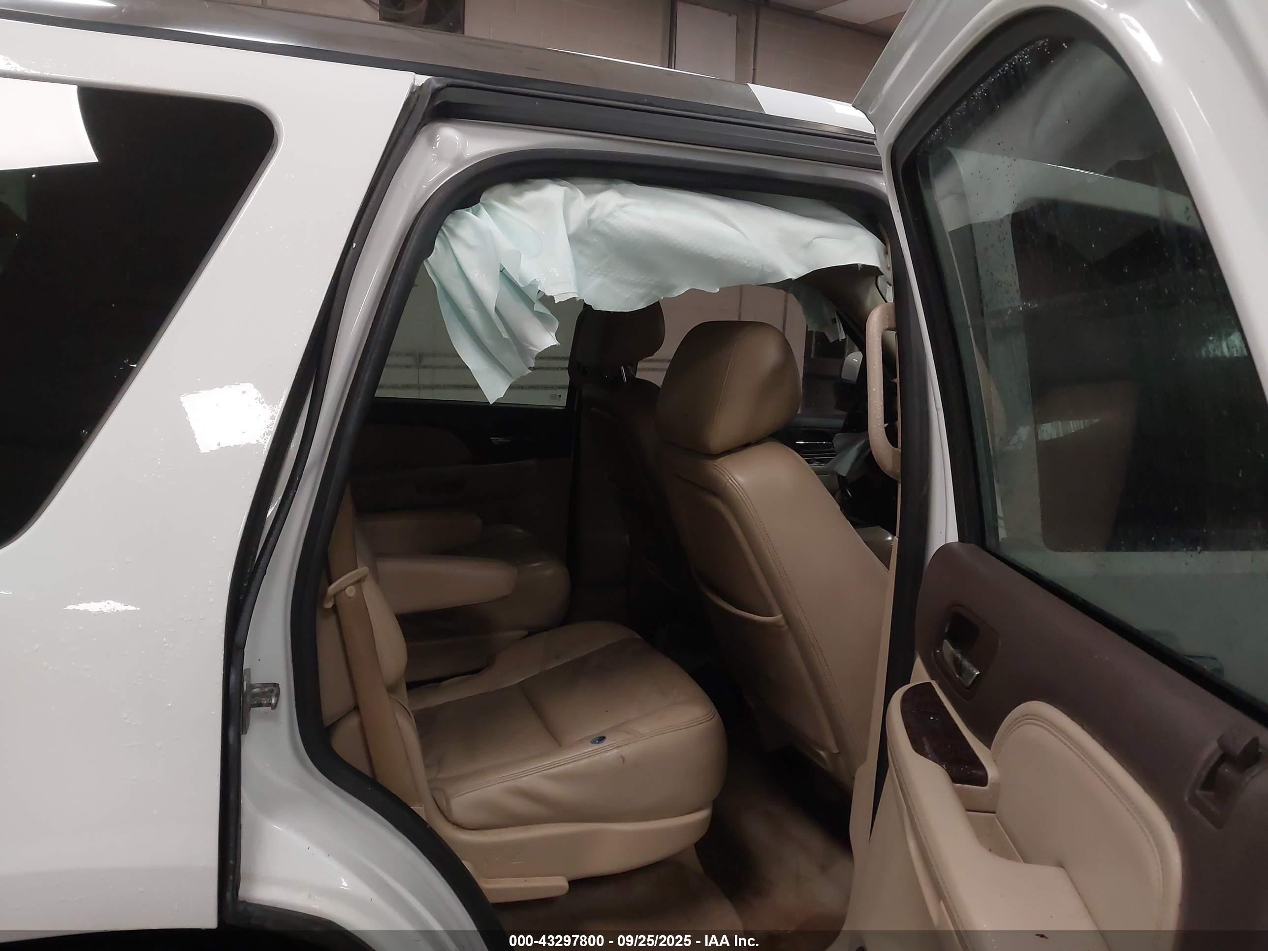 GMC YUKON image 8