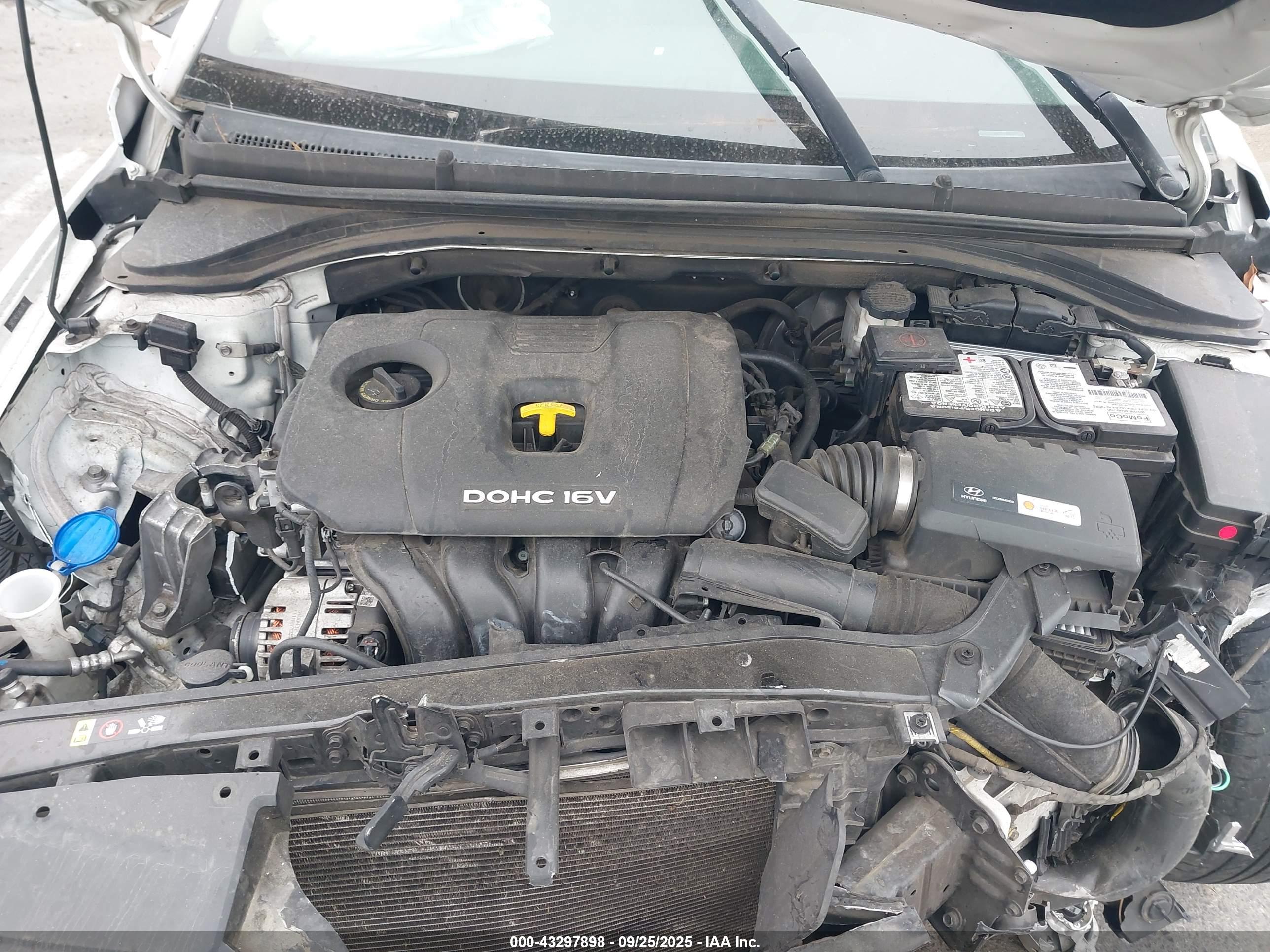 HYUNDAI ELANTRA image 10