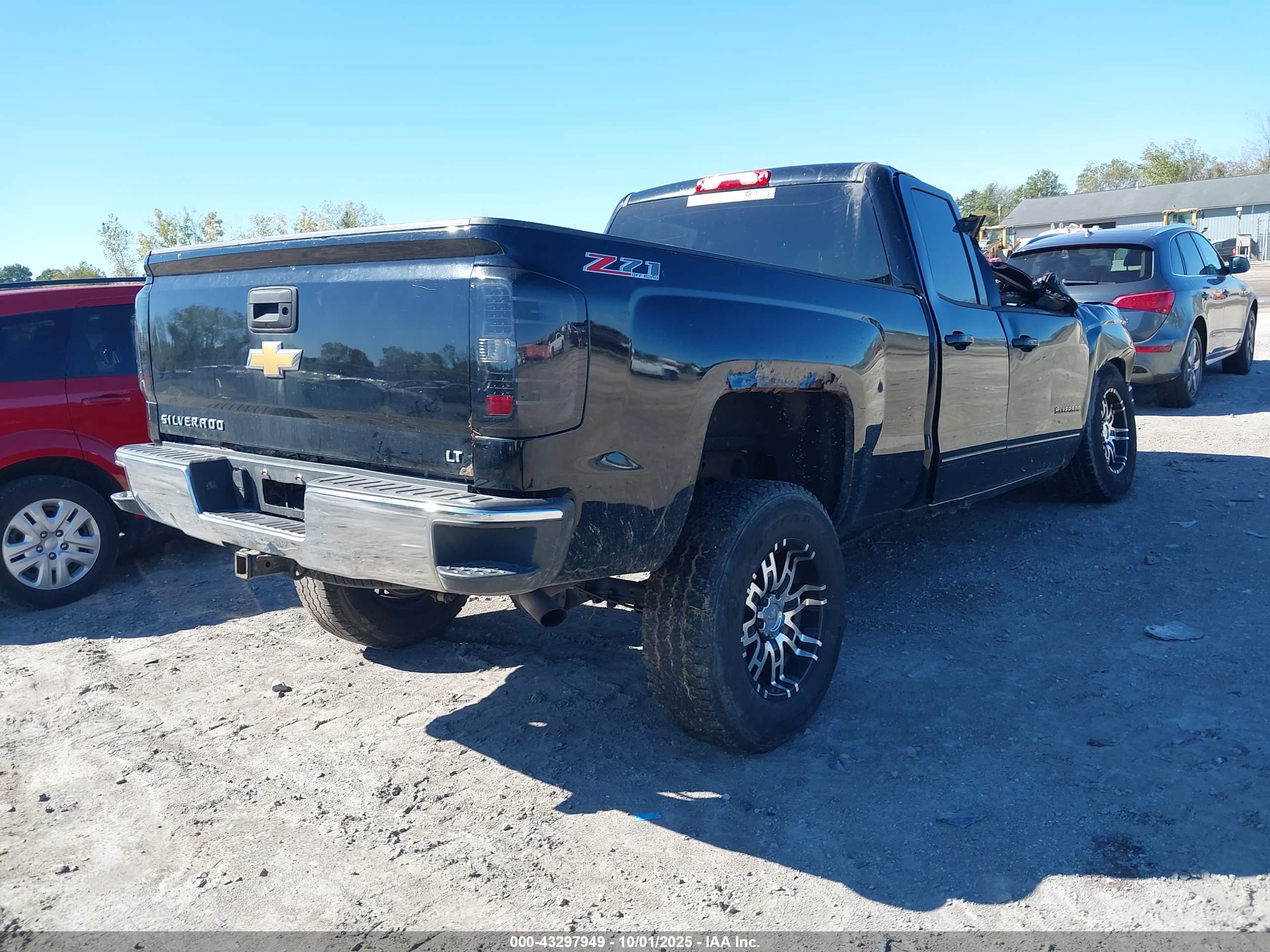 CHEVROLET SILVERADO image 4