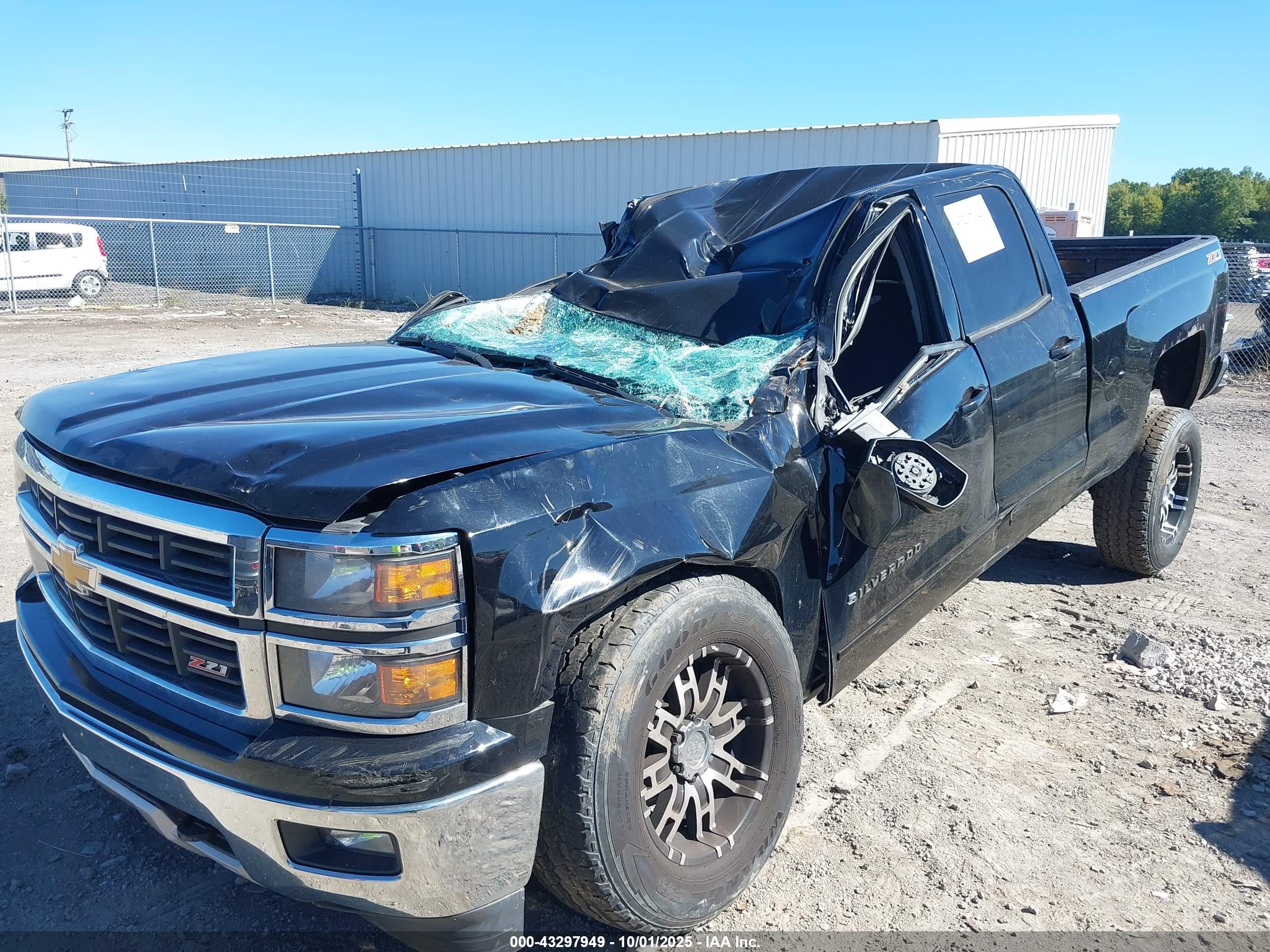 CHEVROLET SILVERADO image 6