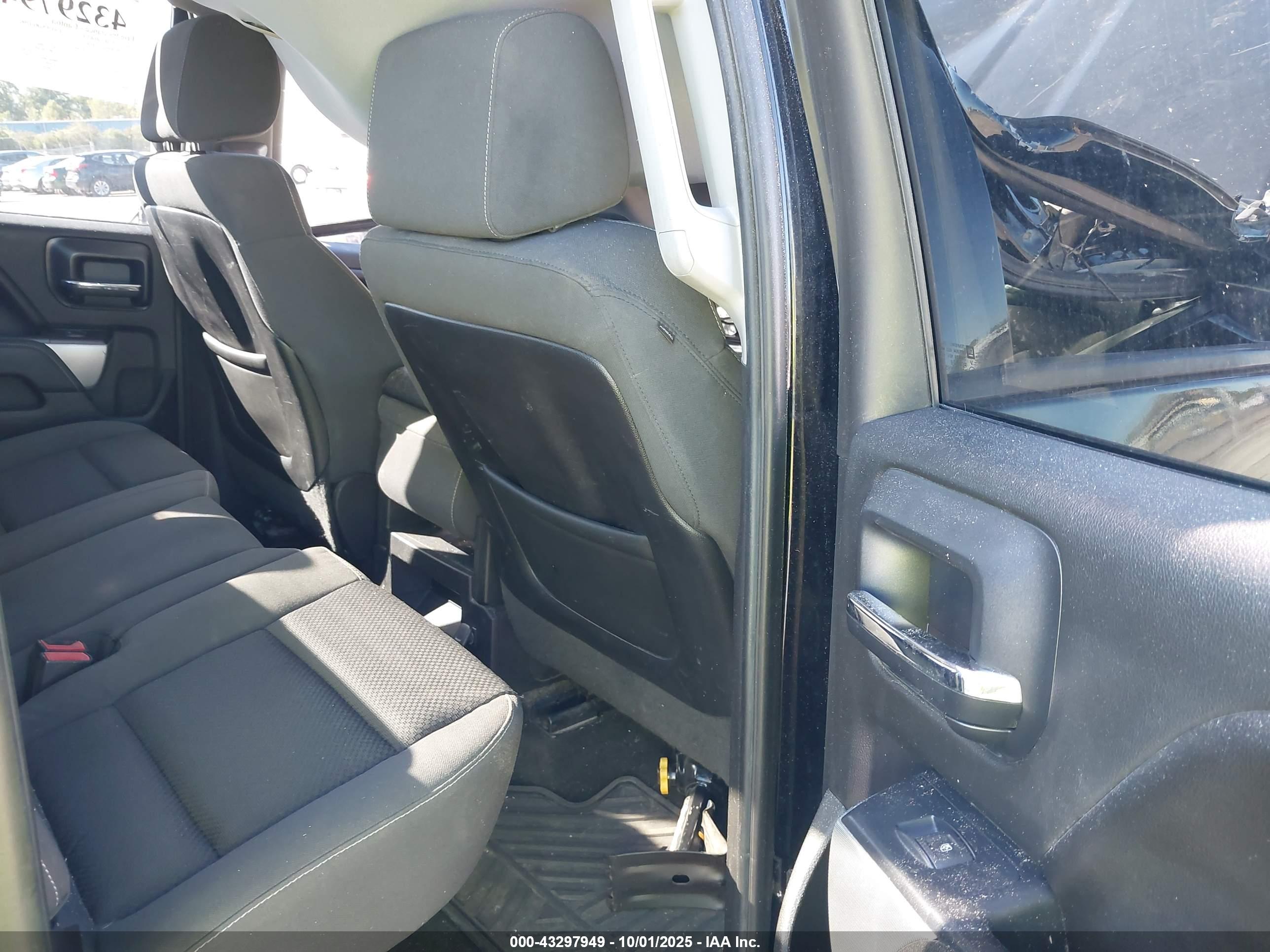CHEVROLET SILVERADO image 8