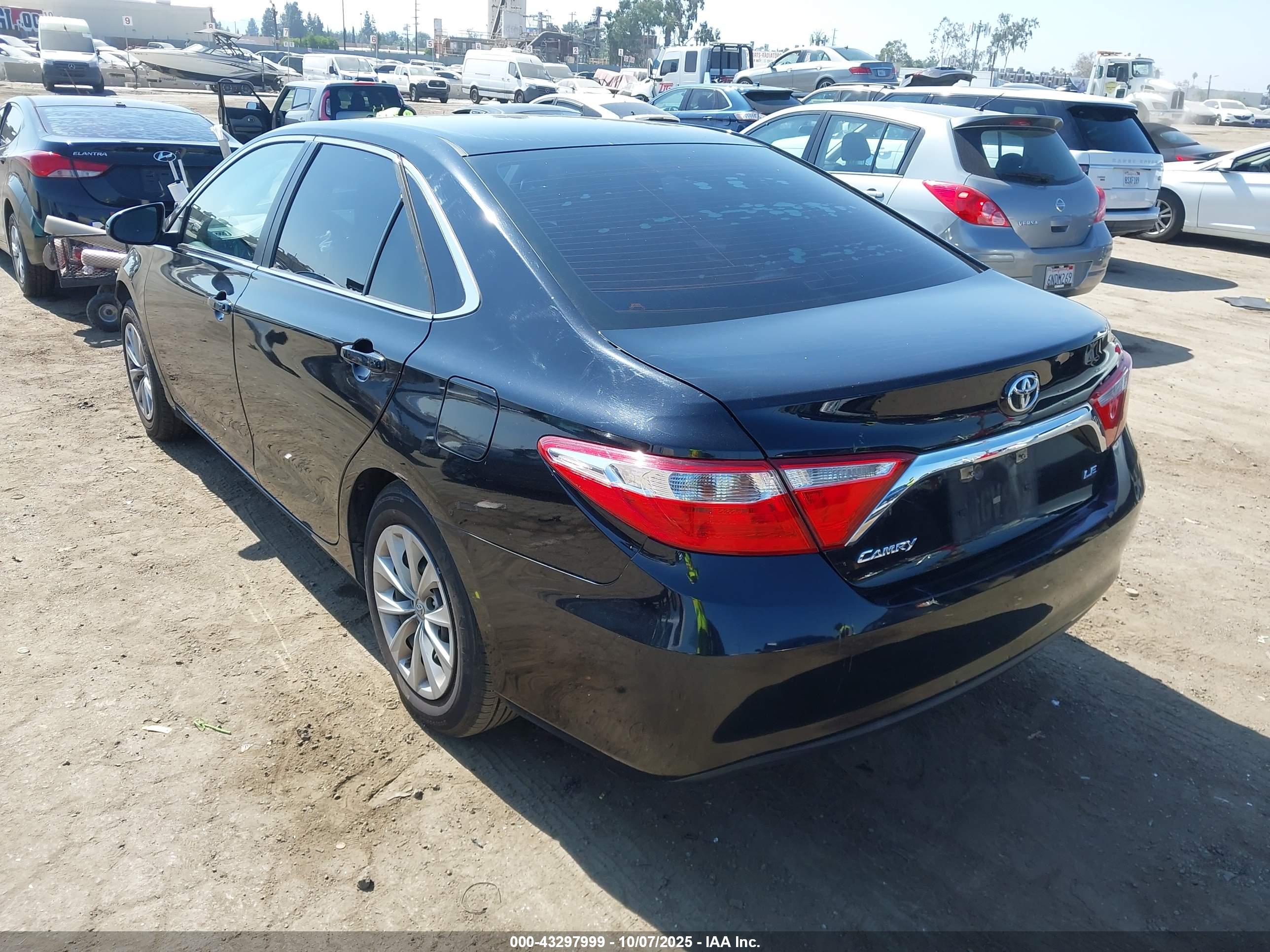TOYOTA CAMRY image 3