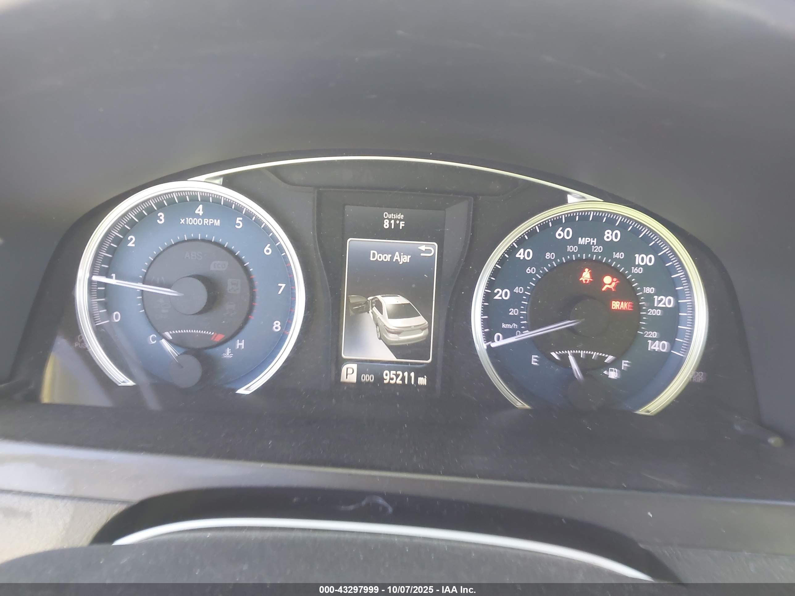 TOYOTA CAMRY image 7