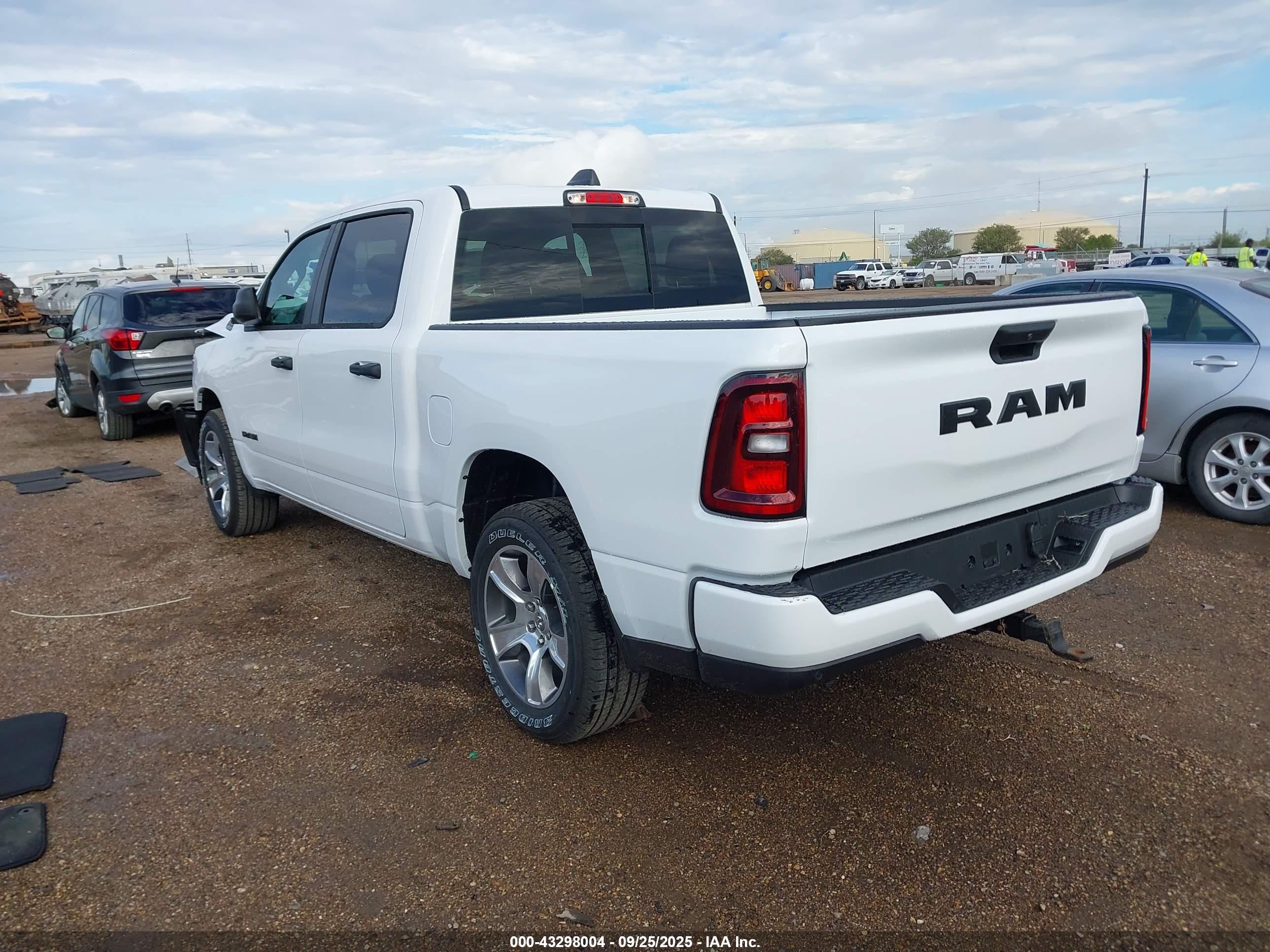 RAM 1500 image 3