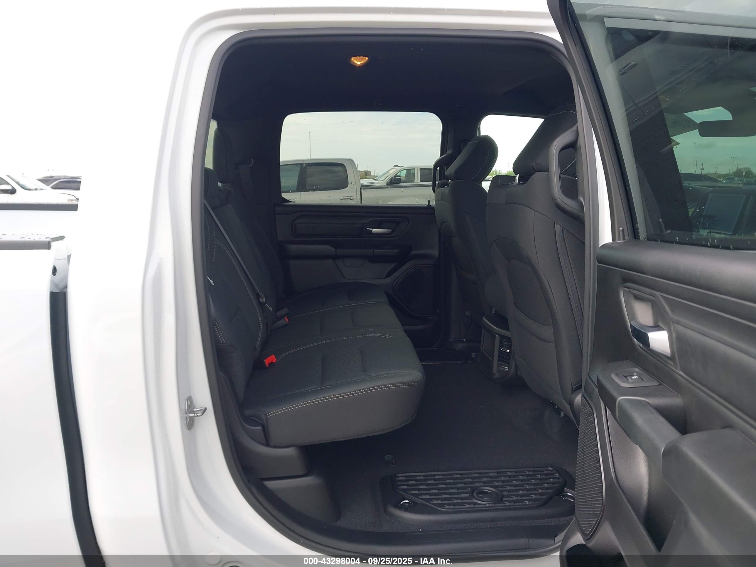 RAM 1500 image 8