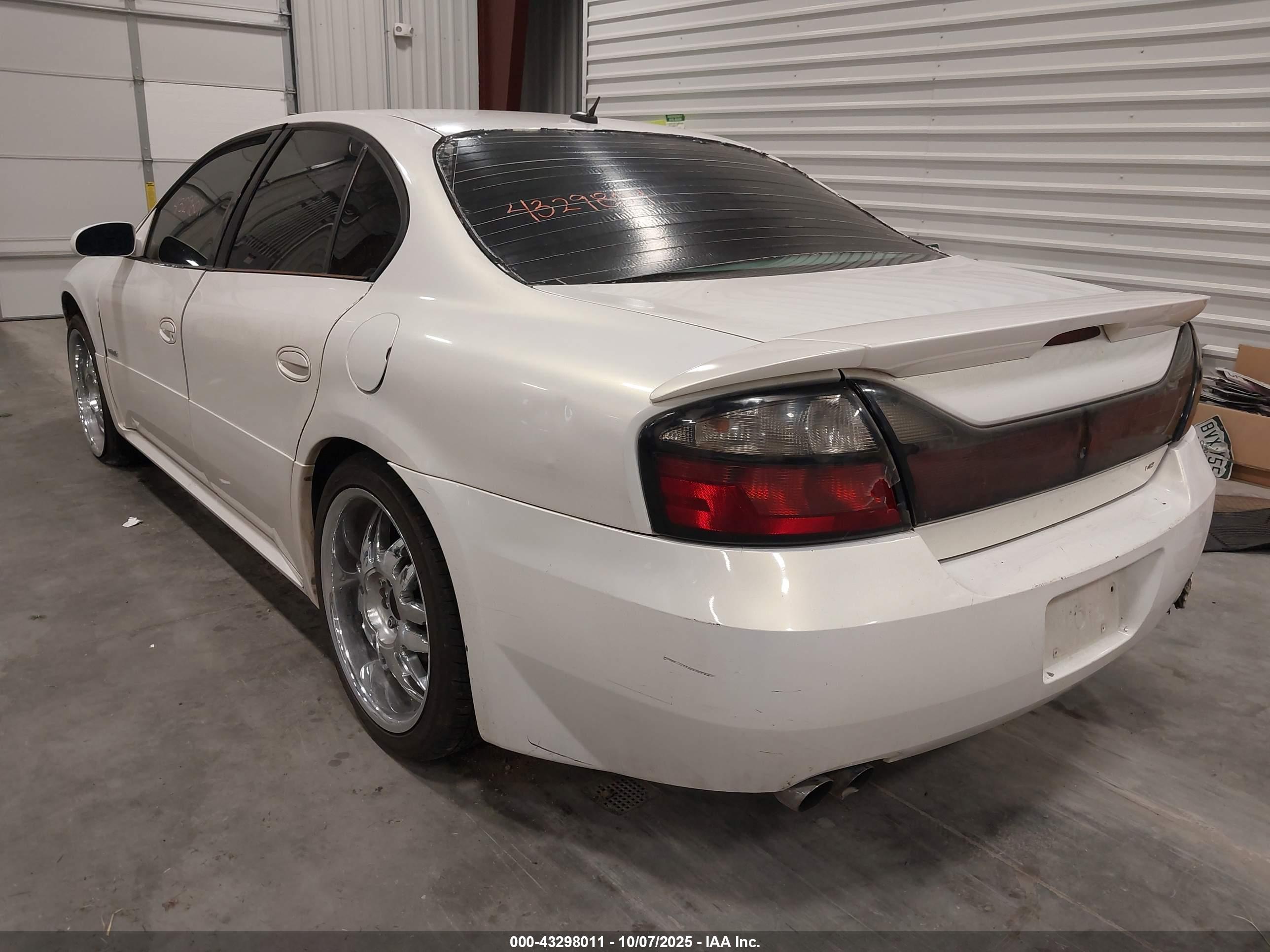 PONTIAC BONNEVILLE image 3