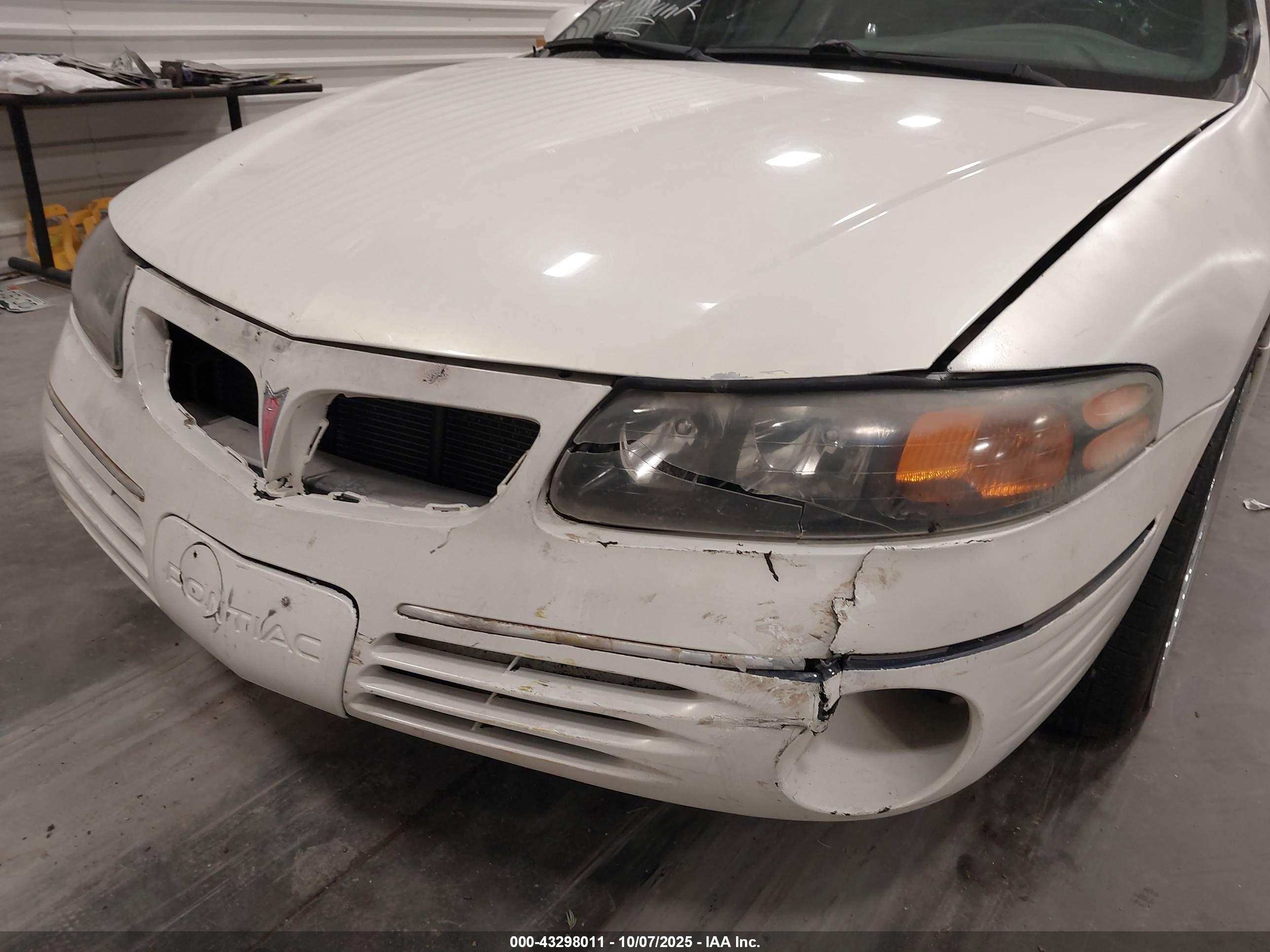 PONTIAC BONNEVILLE image 6