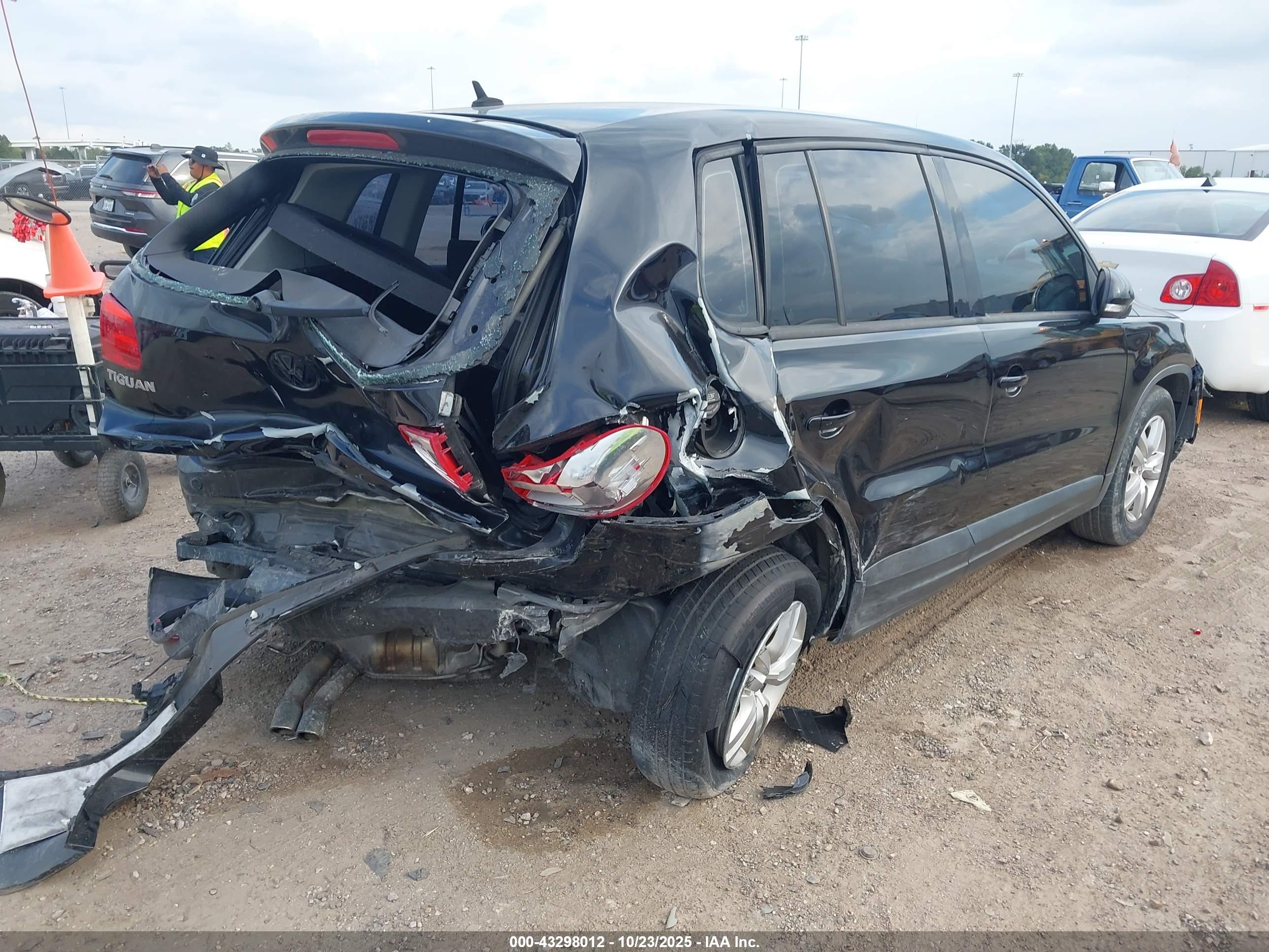 VOLKSWAGEN TIGUAN image 4