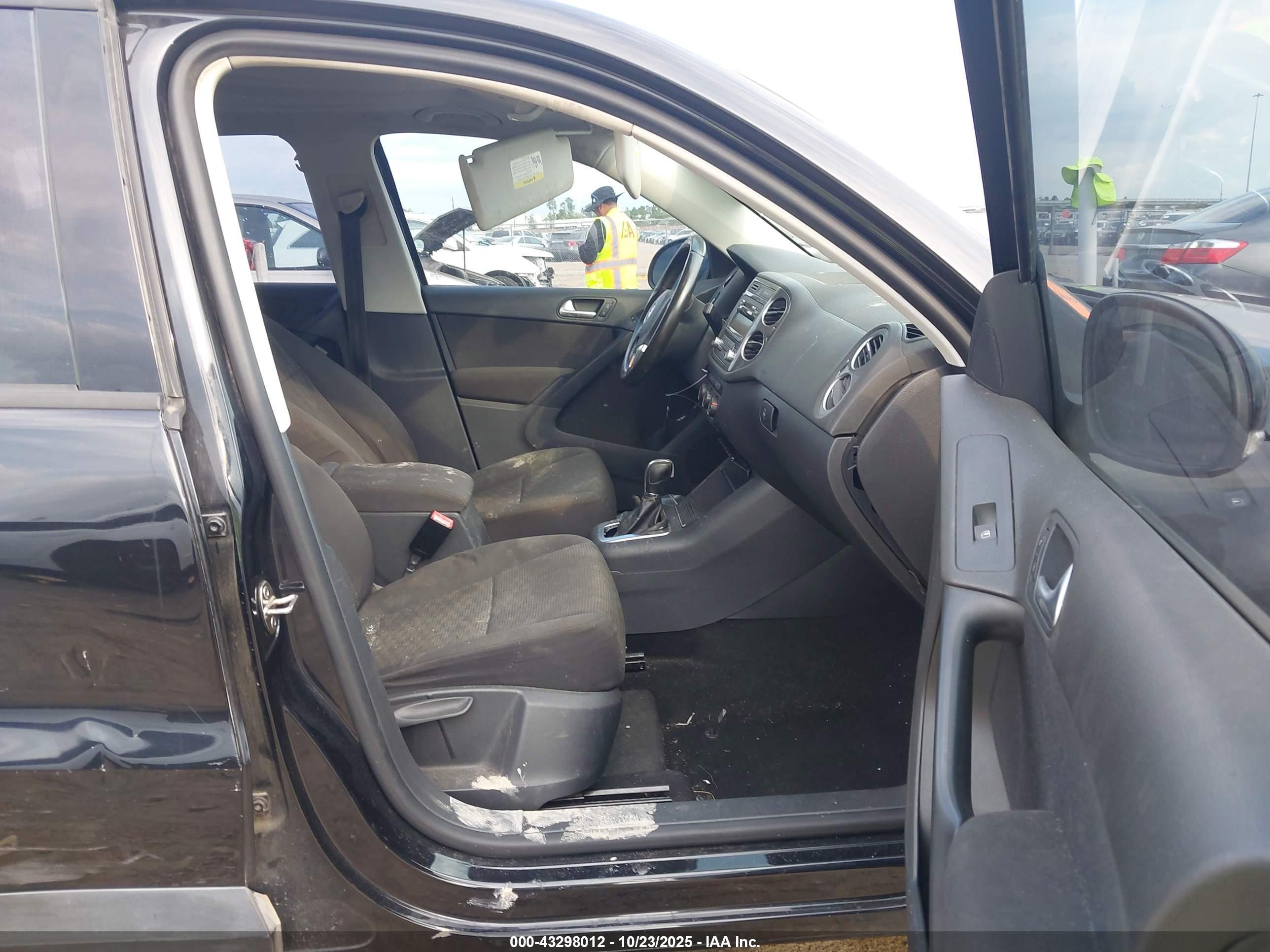 VOLKSWAGEN TIGUAN image 5