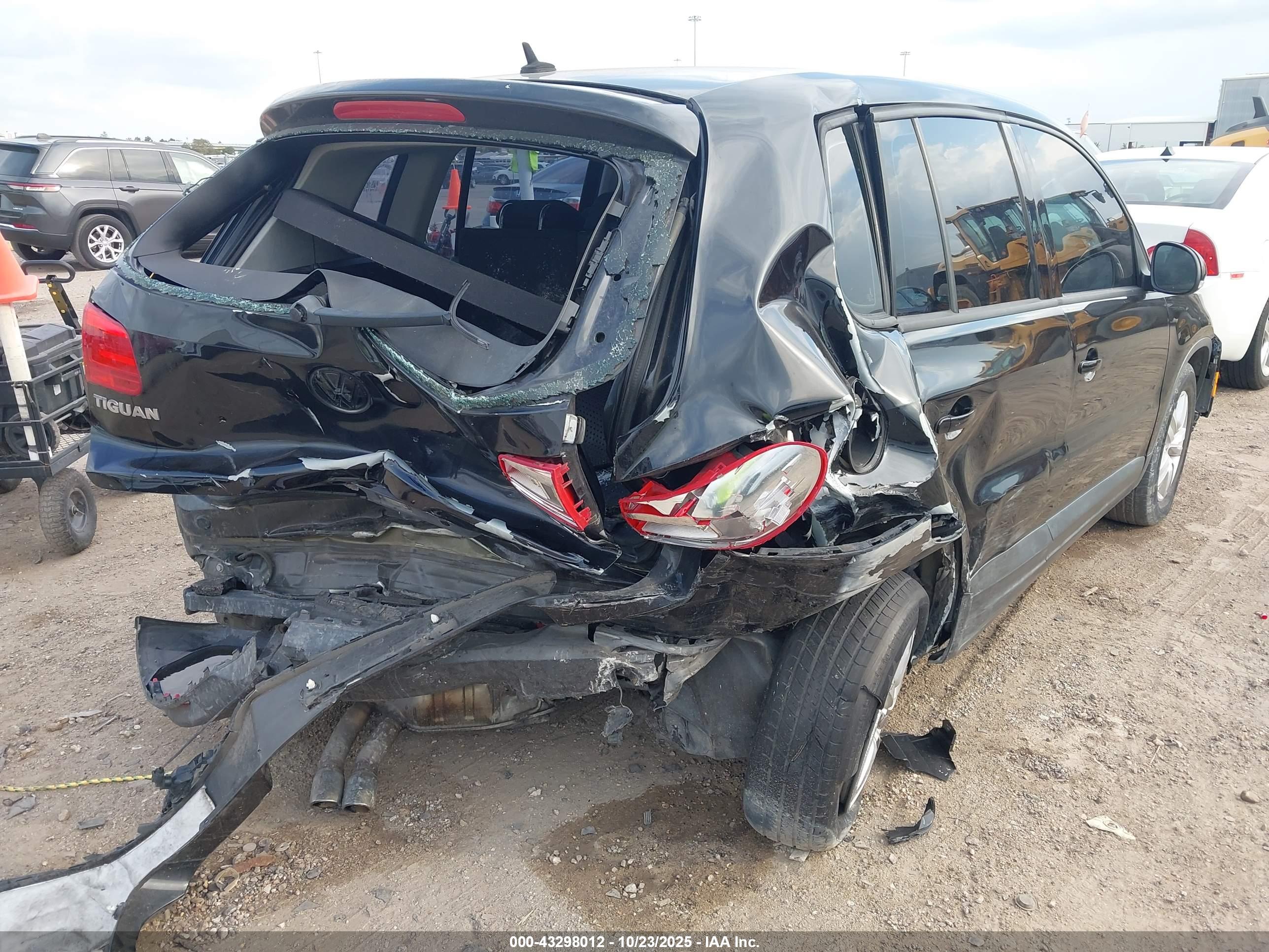 VOLKSWAGEN TIGUAN image 6