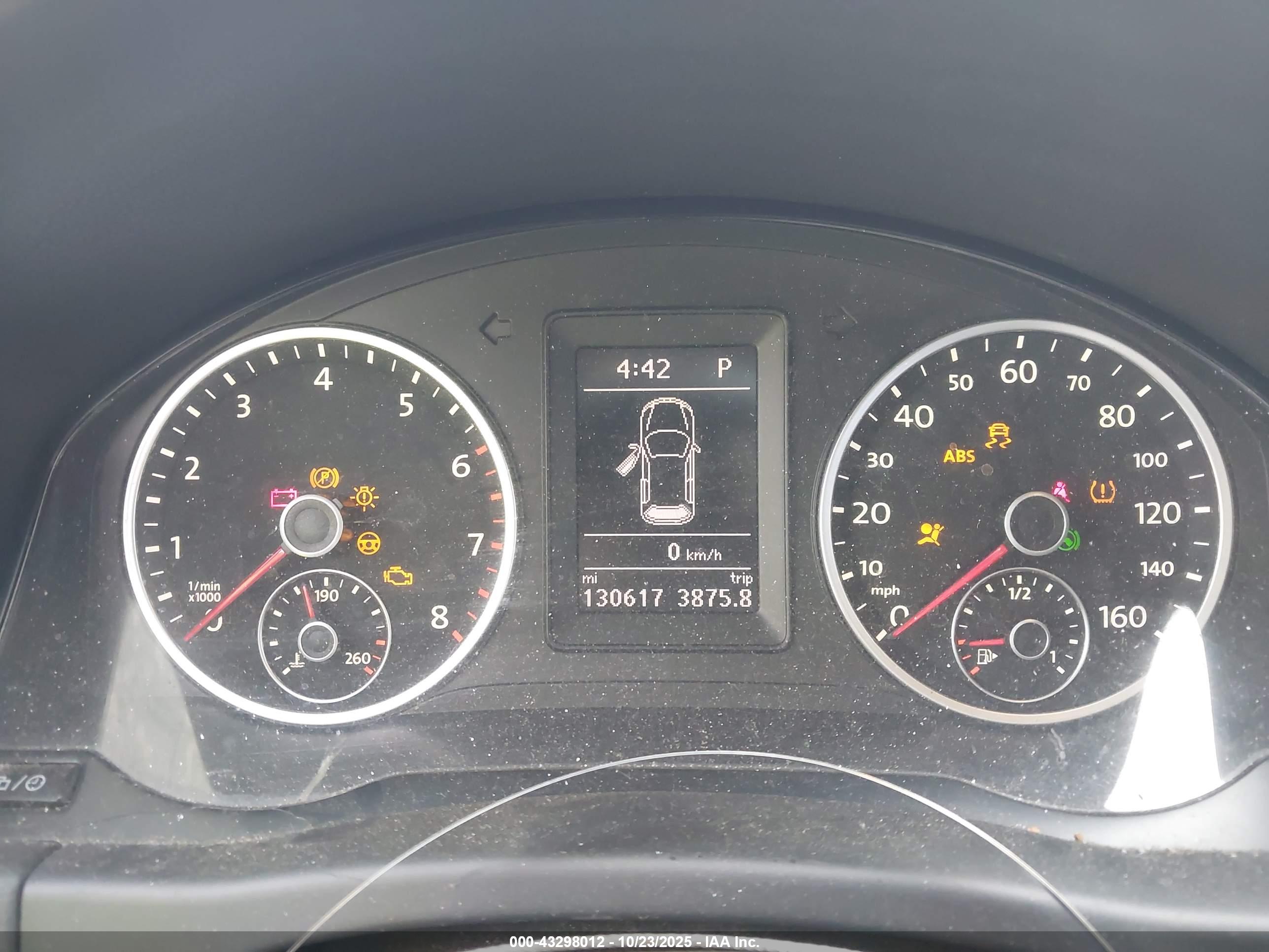 VOLKSWAGEN TIGUAN image 7