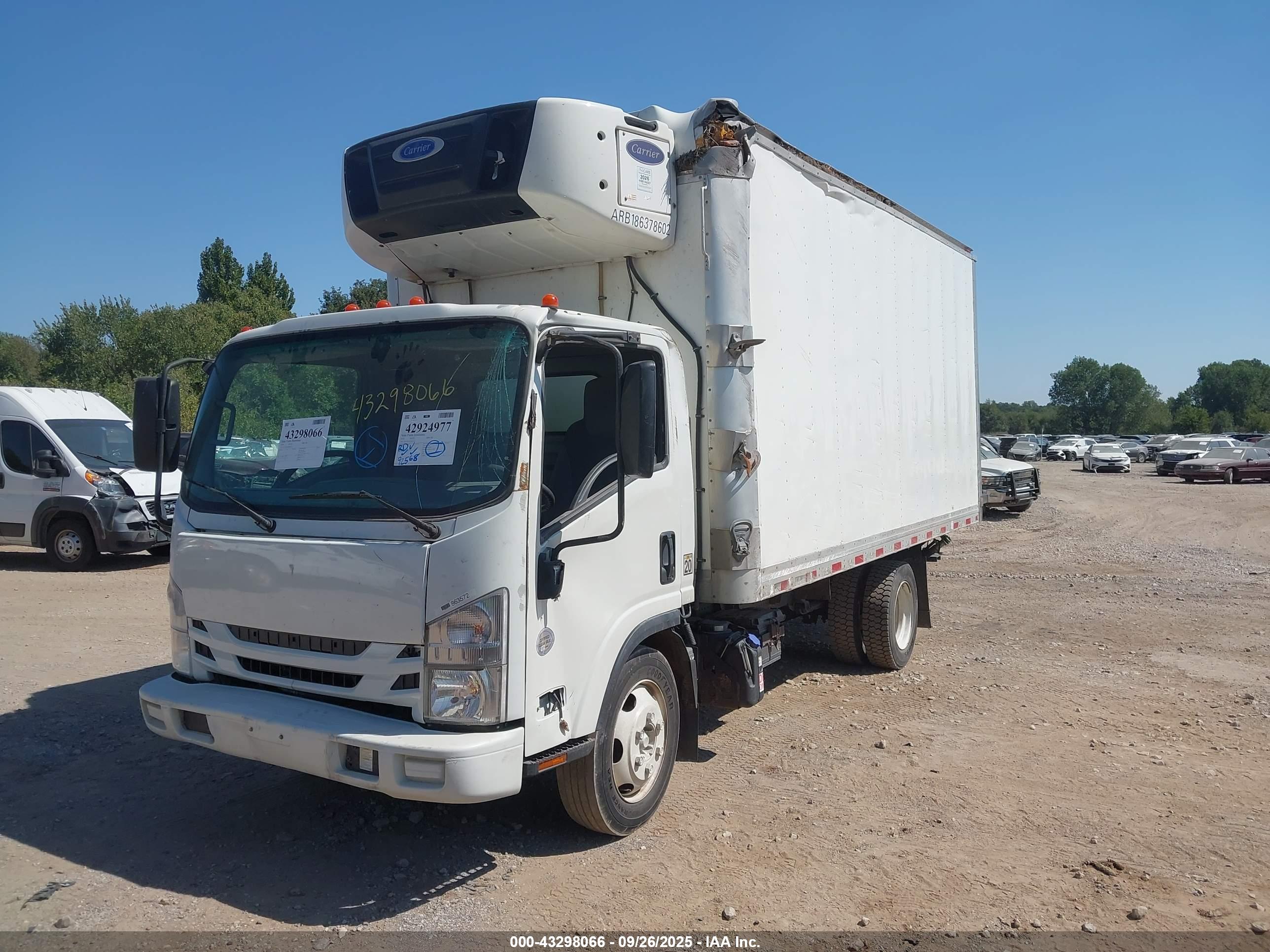 ISUZU NPR image 2