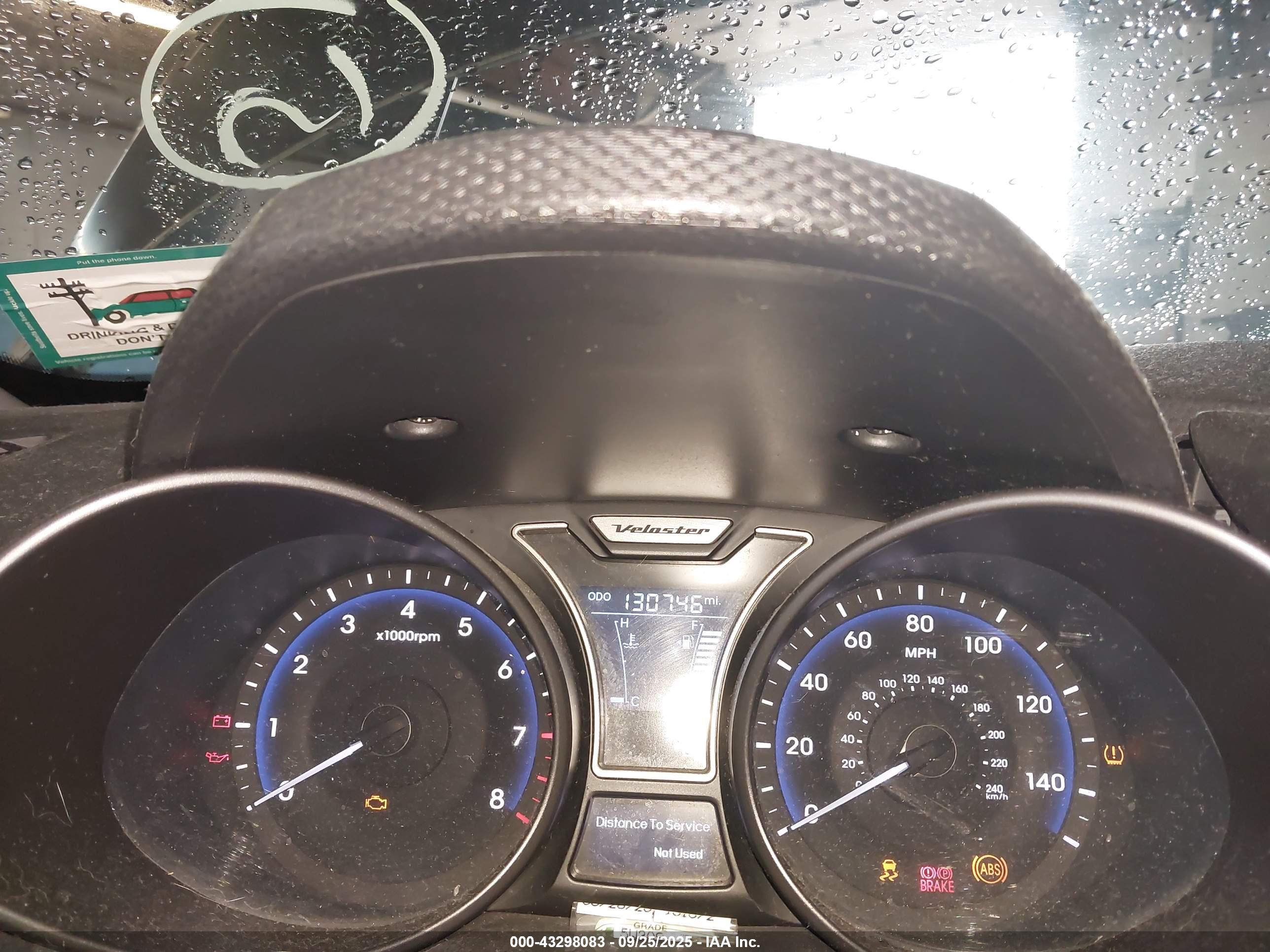 HYUNDAI VELOSTER image 7
