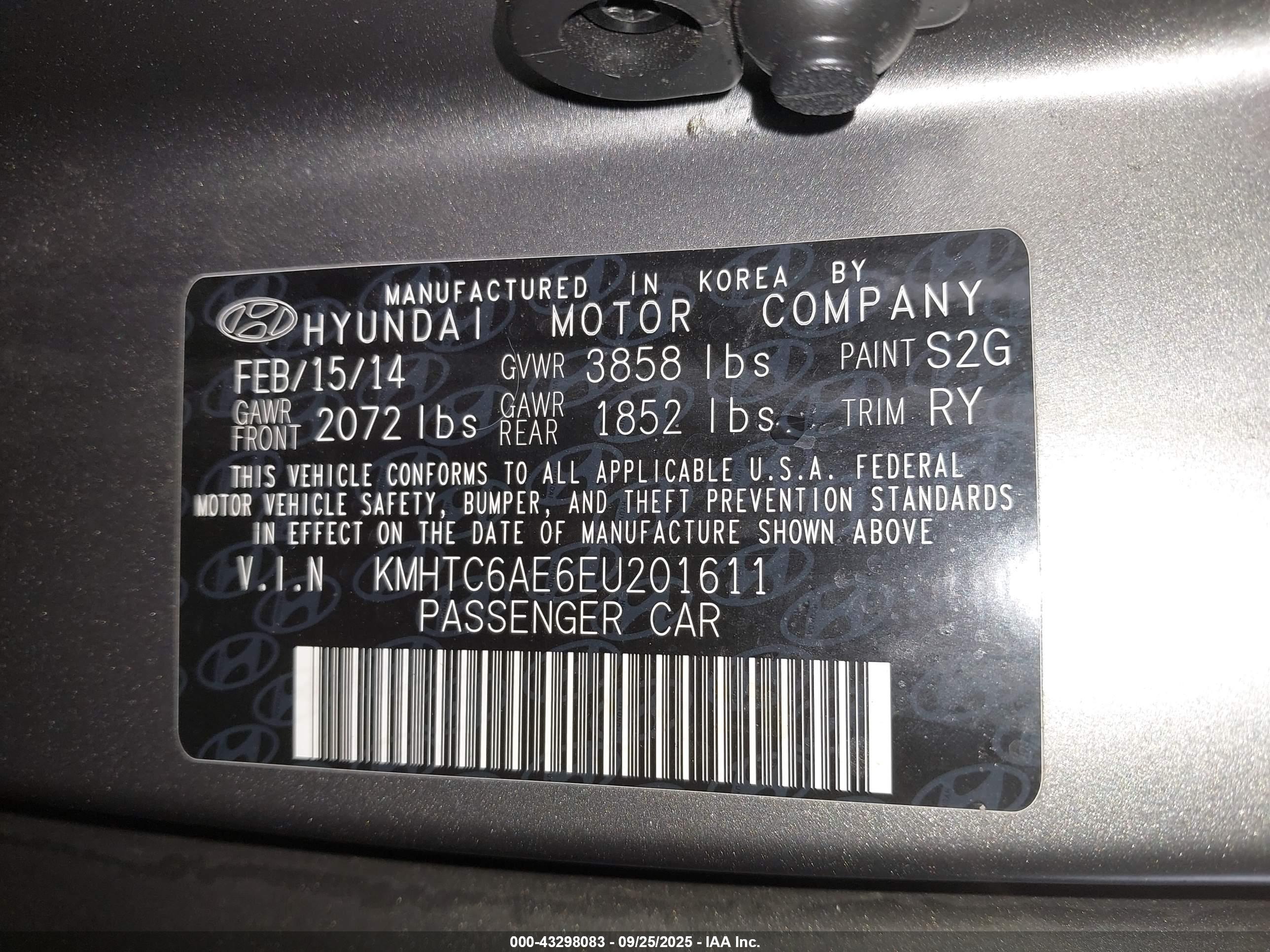 HYUNDAI VELOSTER image 9