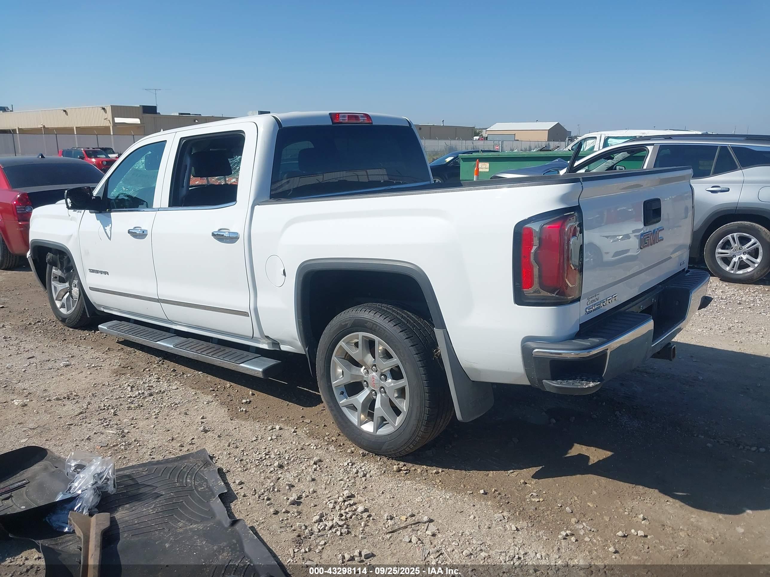 GMC SIERRA image 3