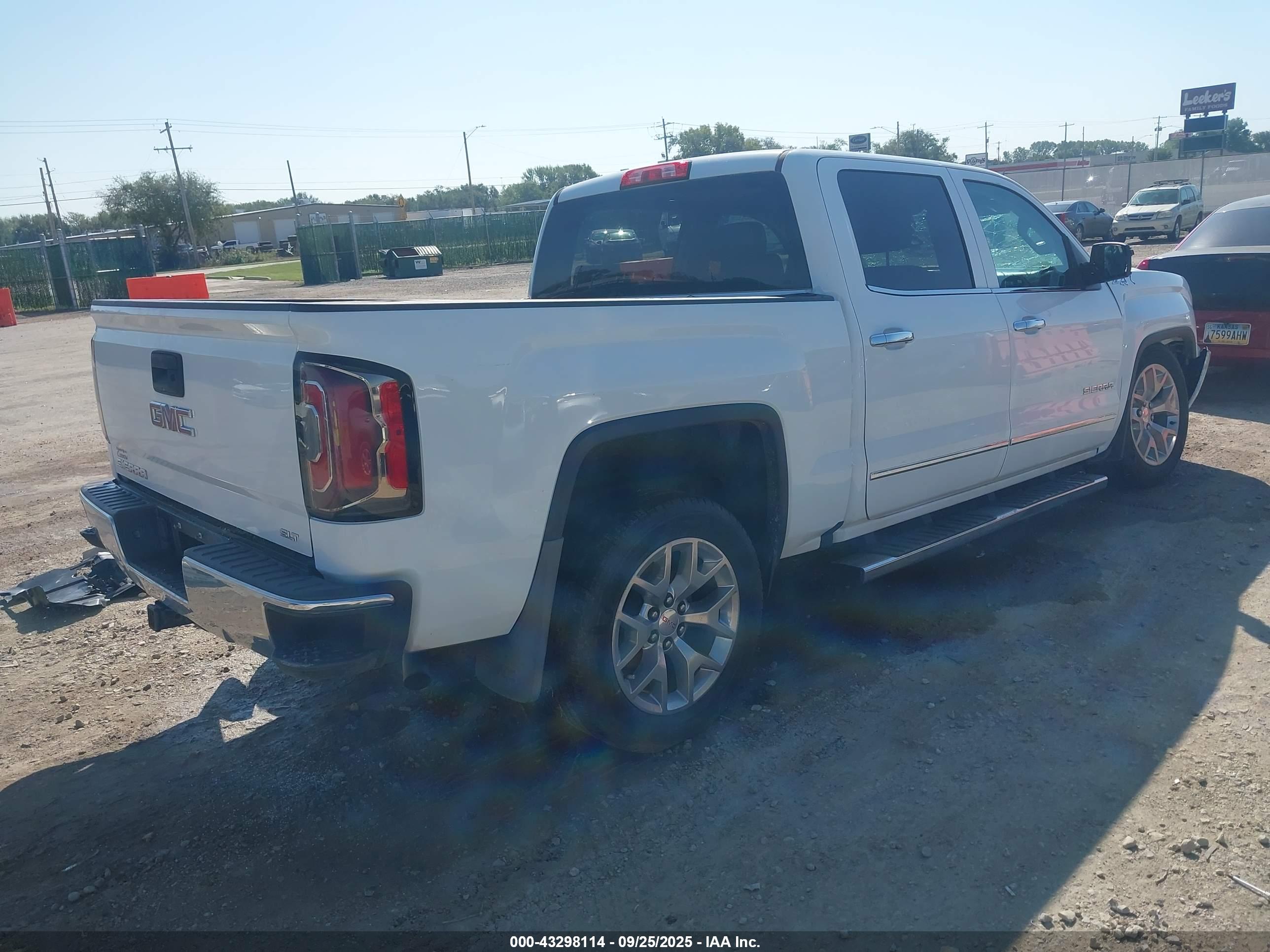 GMC SIERRA image 4