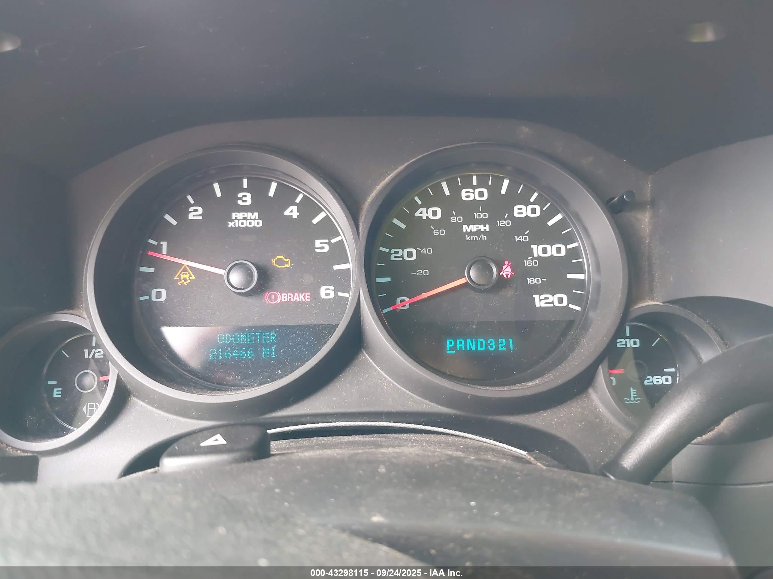 CHEVROLET SILVERADO image 7
