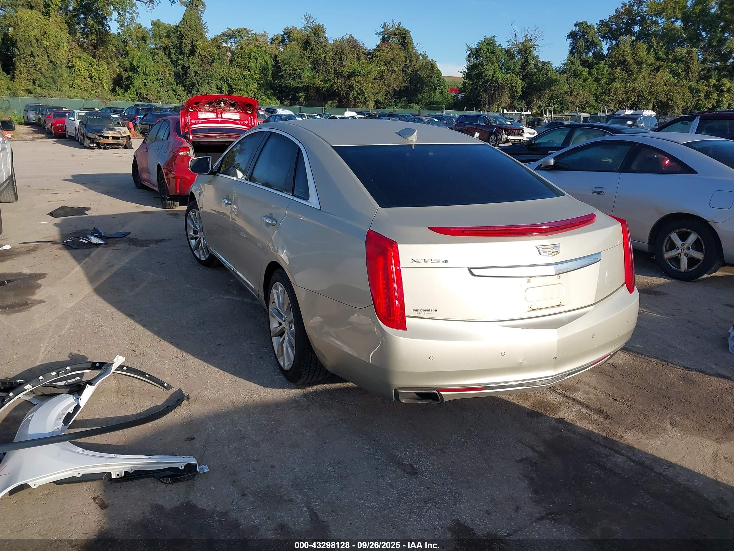 CADILLAC XTS image 3