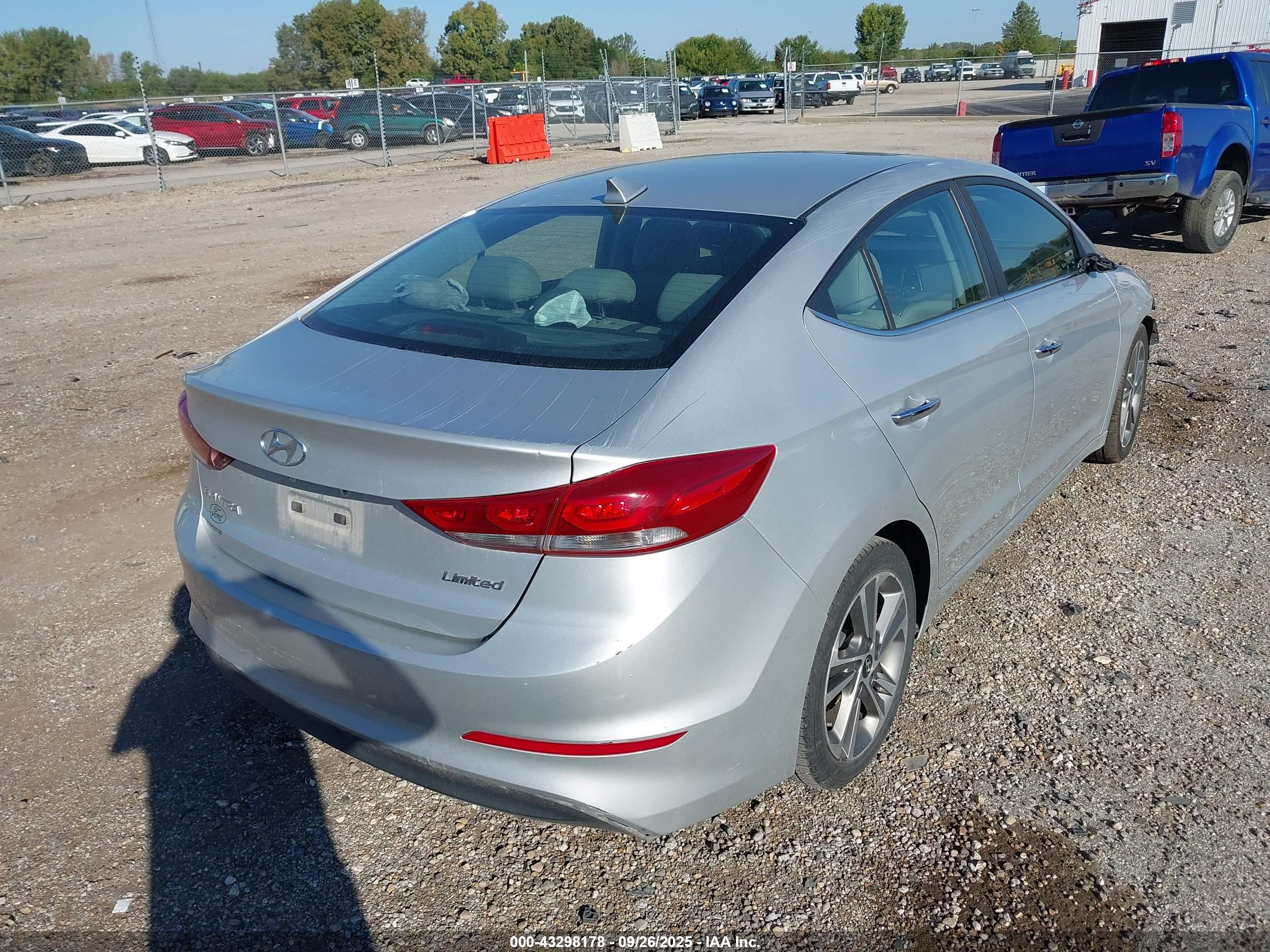 HYUNDAI ELANTRA image 4