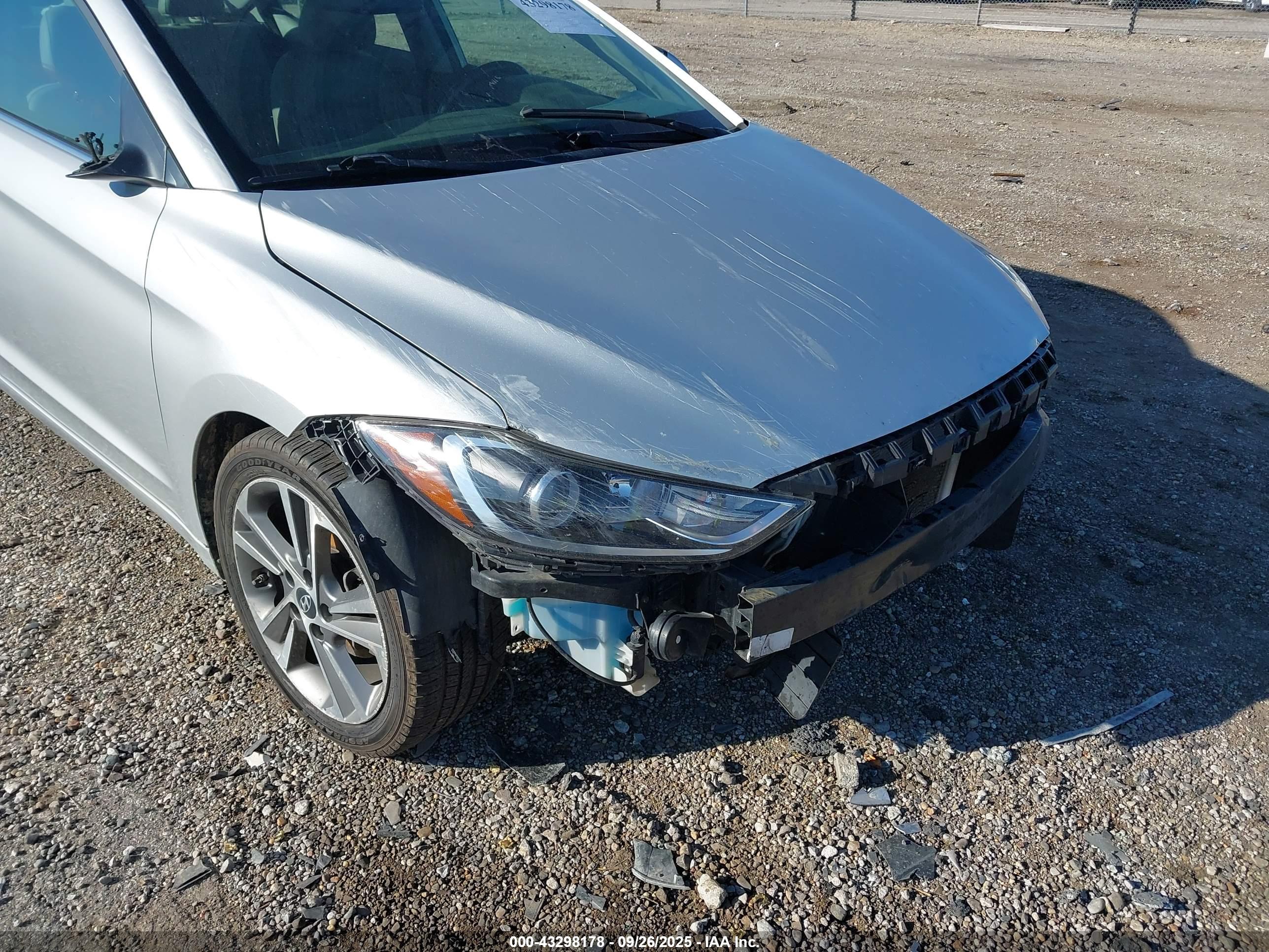 HYUNDAI ELANTRA image 6