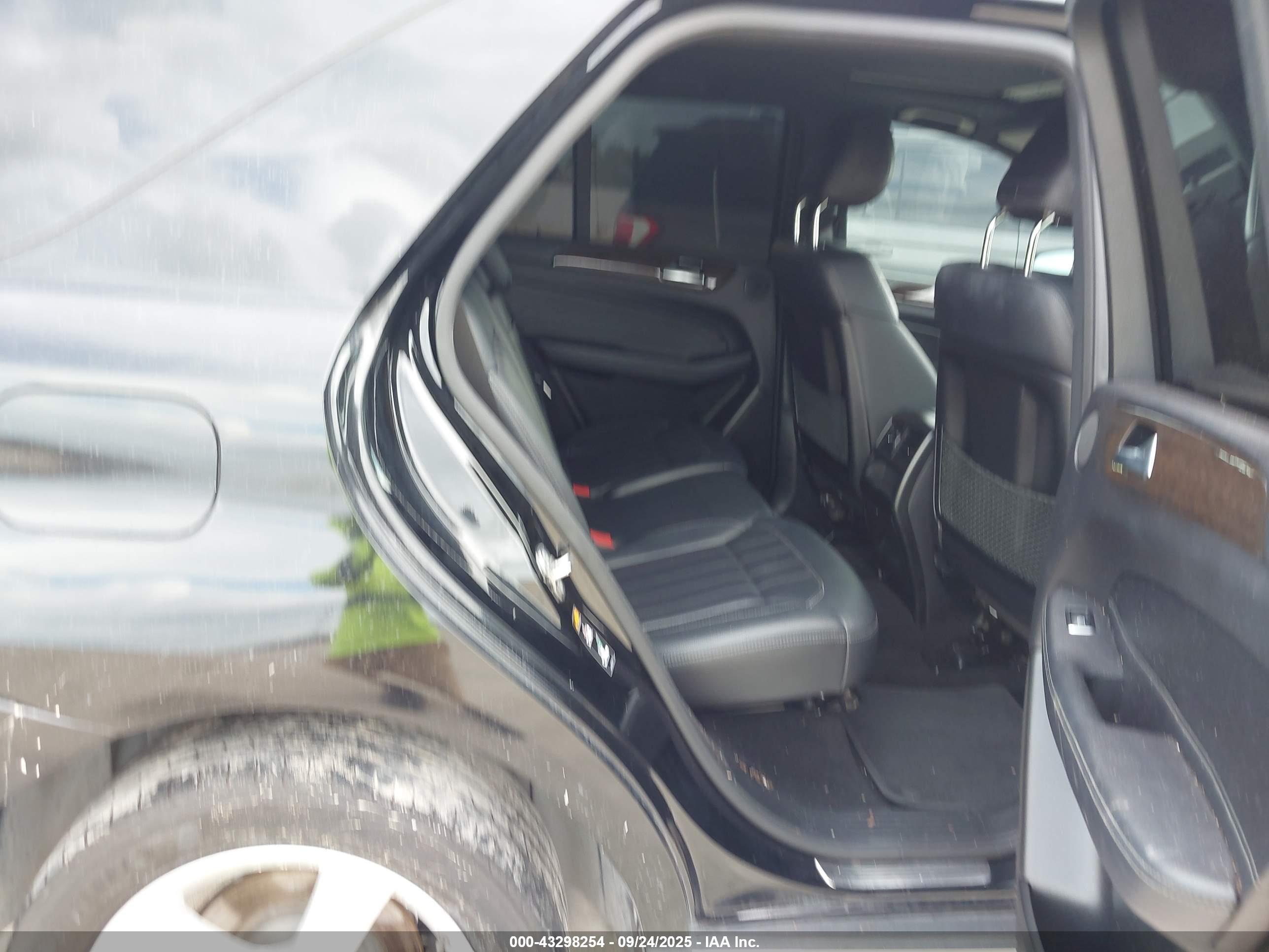 MERCEDES-BENZ GLE image 8