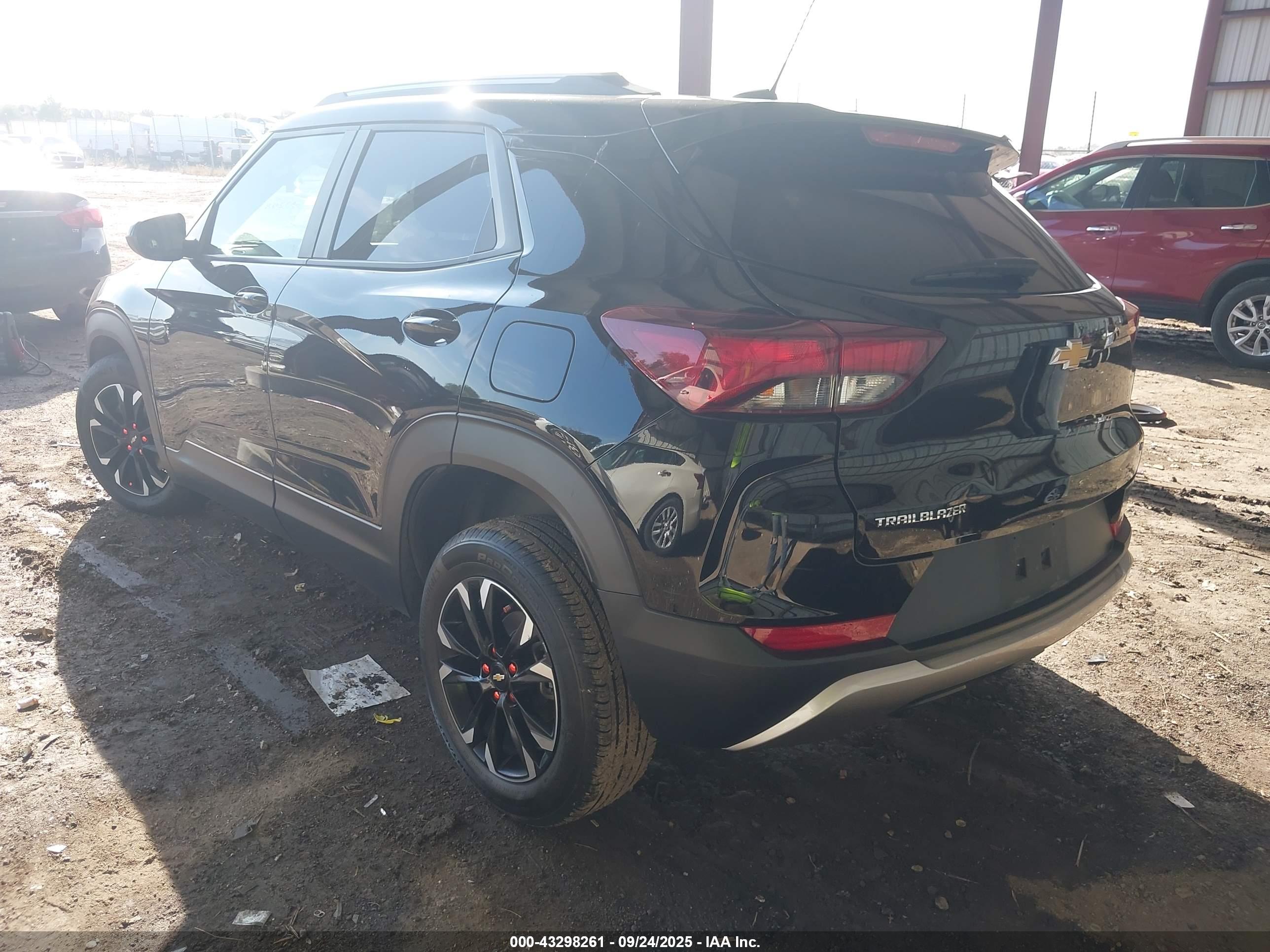 CHEVROLET TRAILBLAZER image 3
