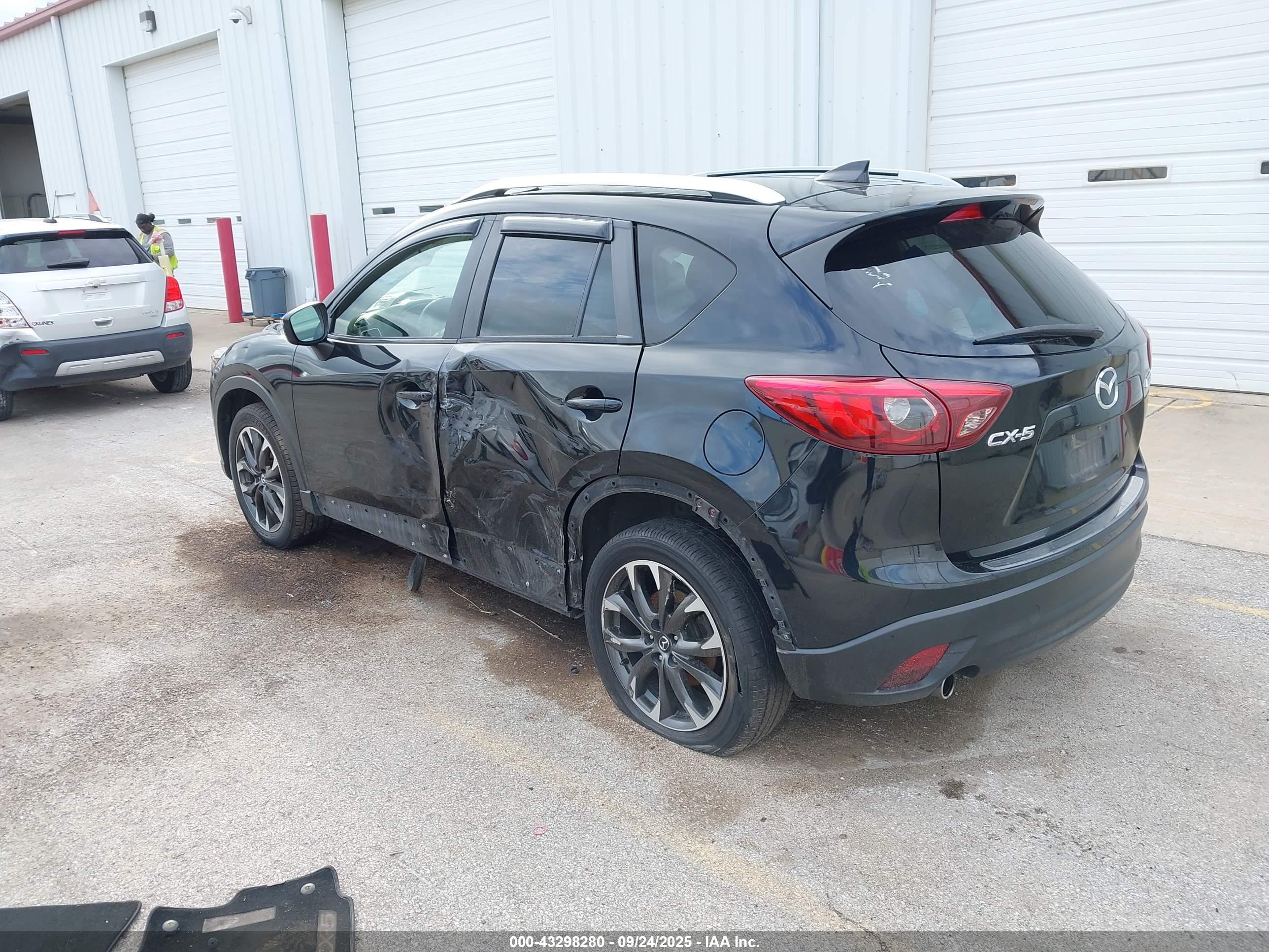 MAZDA CX-5 image 3