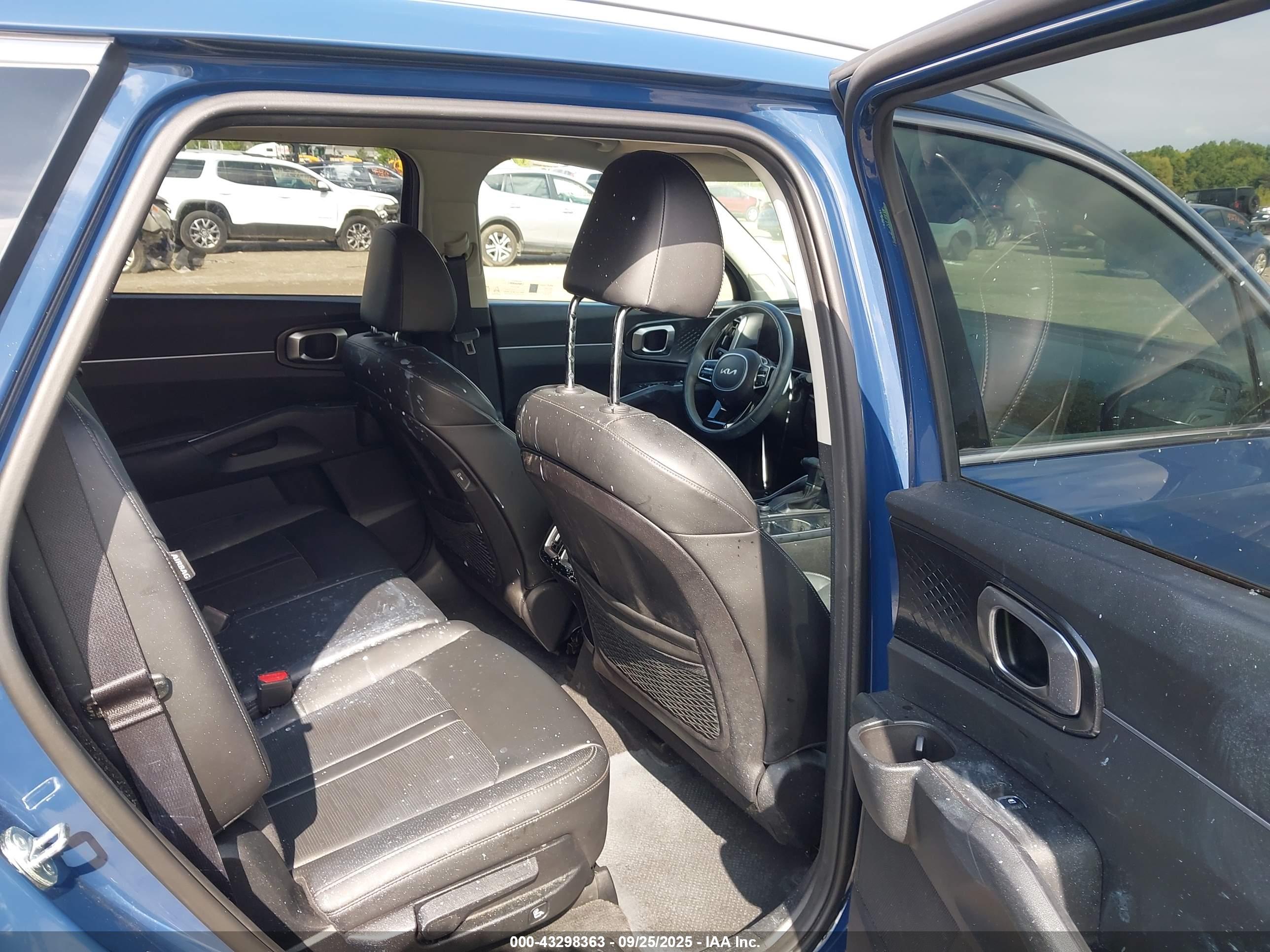 KIA SORENTO image 8