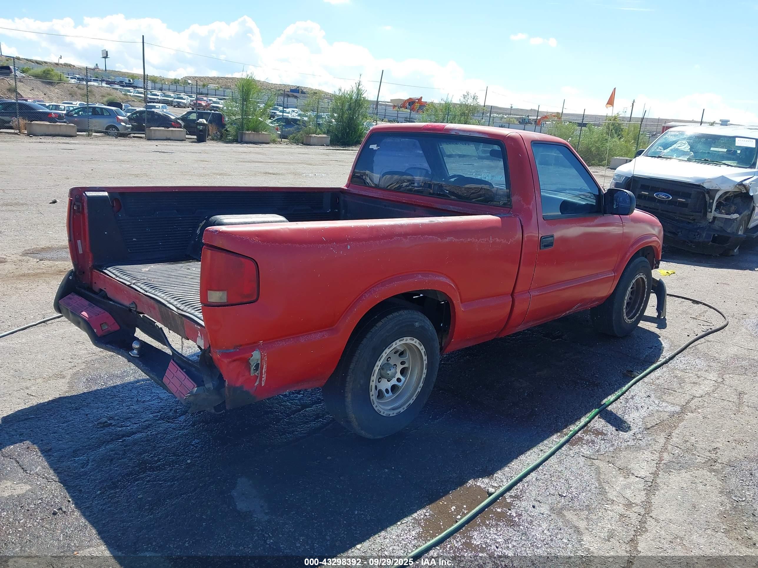 CHEVROLET S-10 image 4