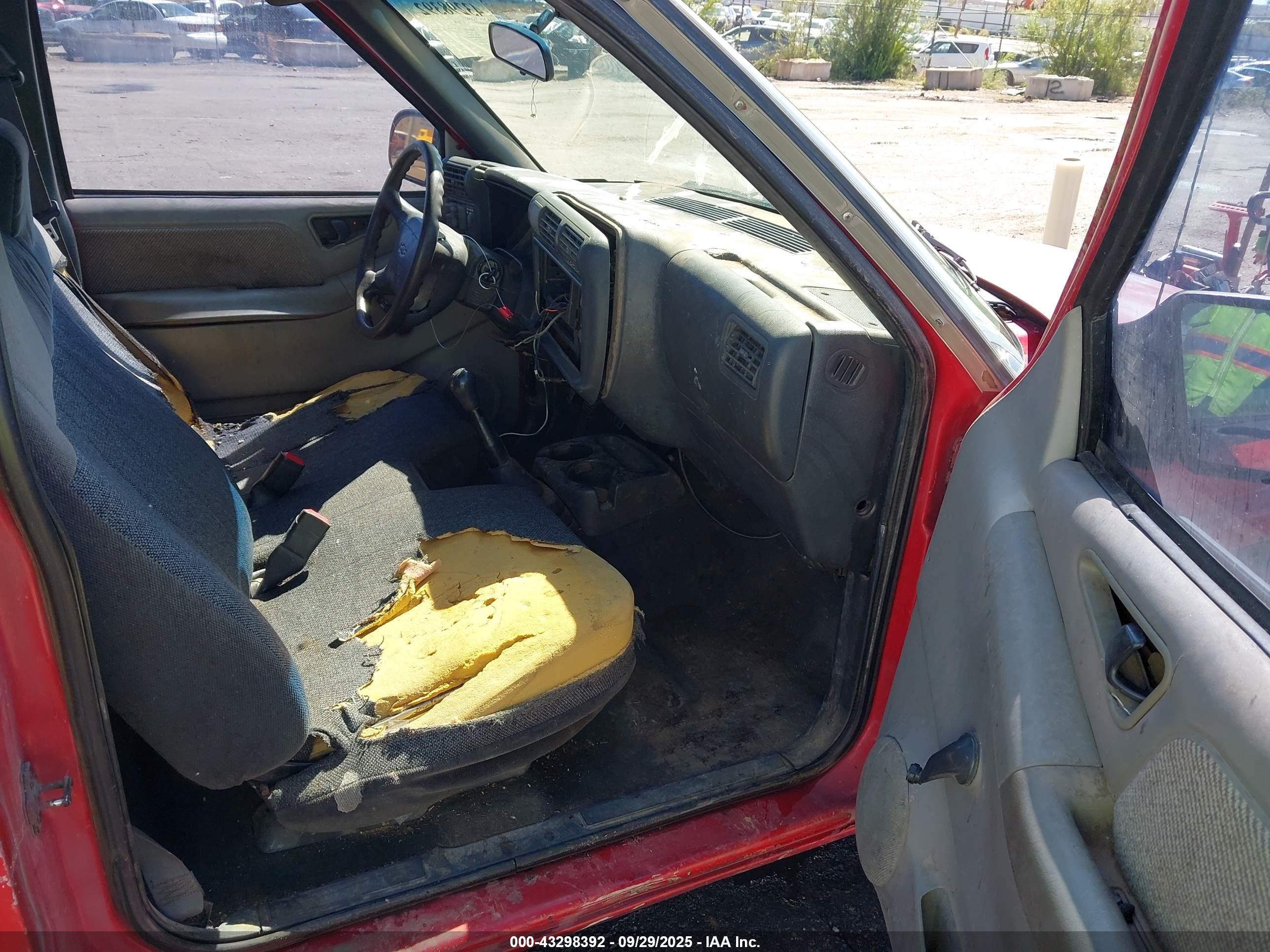 CHEVROLET S-10 image 5