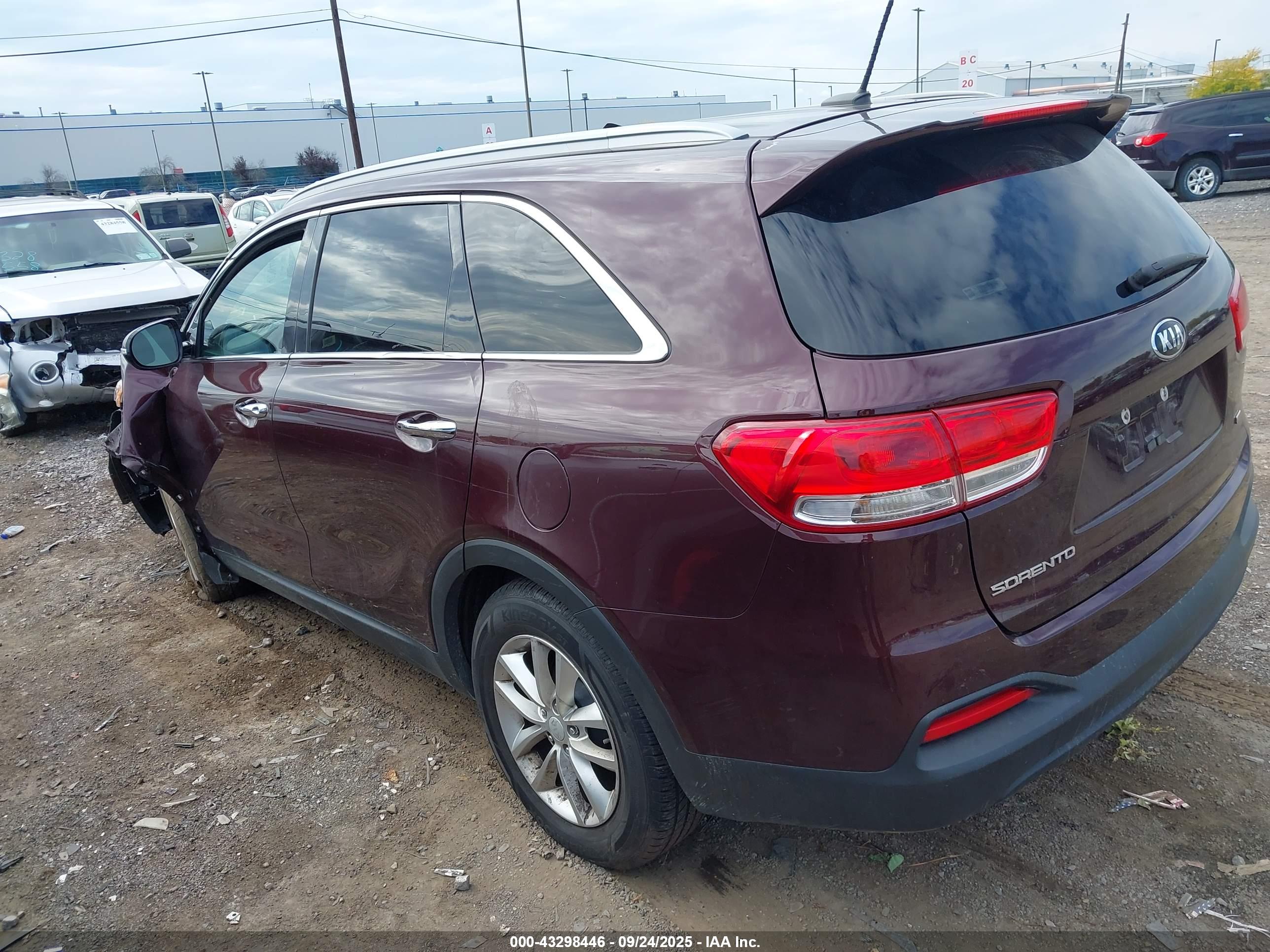 KIA SORENTO image 3