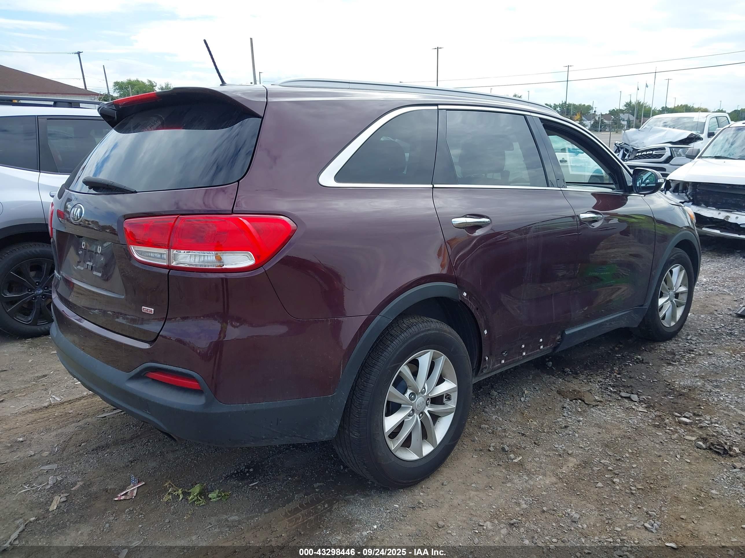 KIA SORENTO image 4