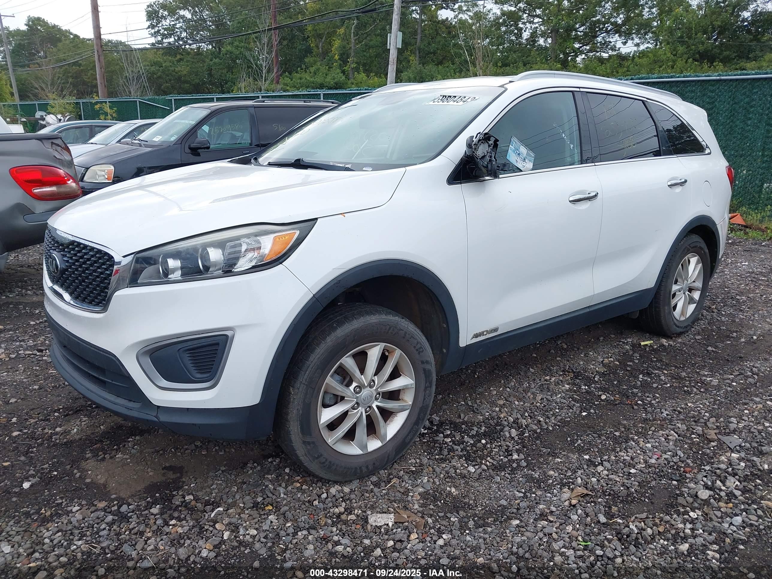 KIA SORENTO image 2