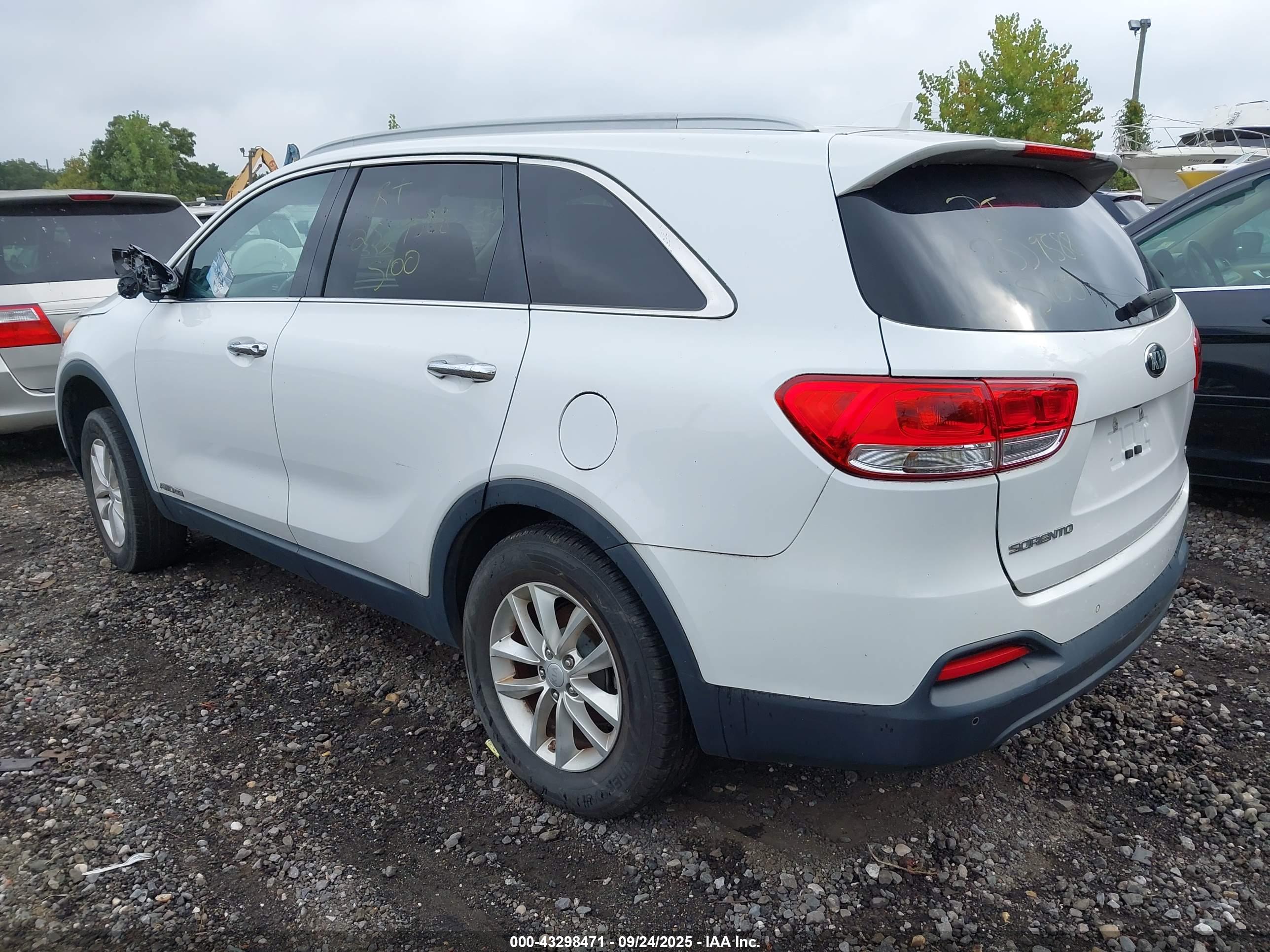 KIA SORENTO image 3