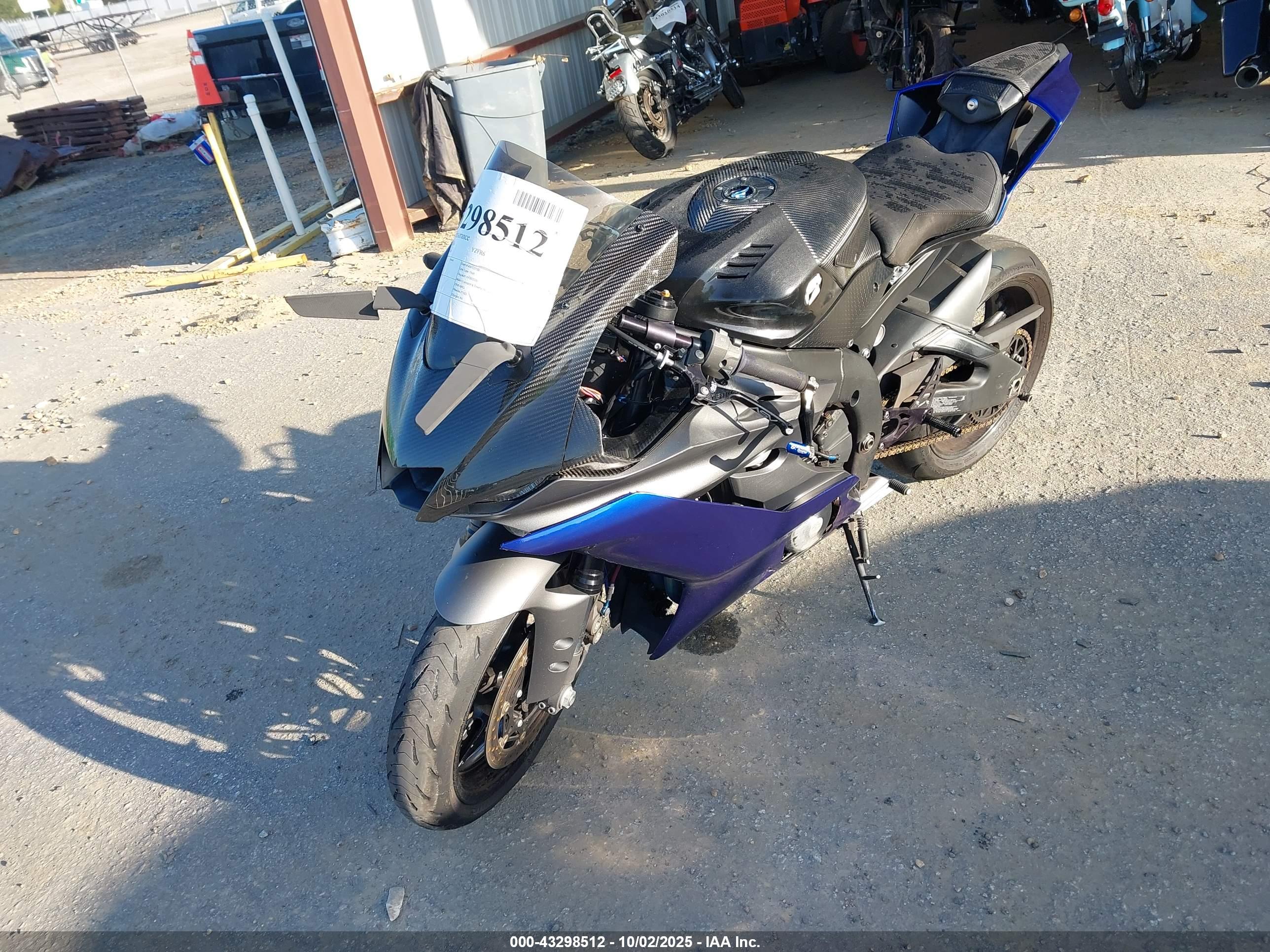 YAMAHA YZFR6 image 2