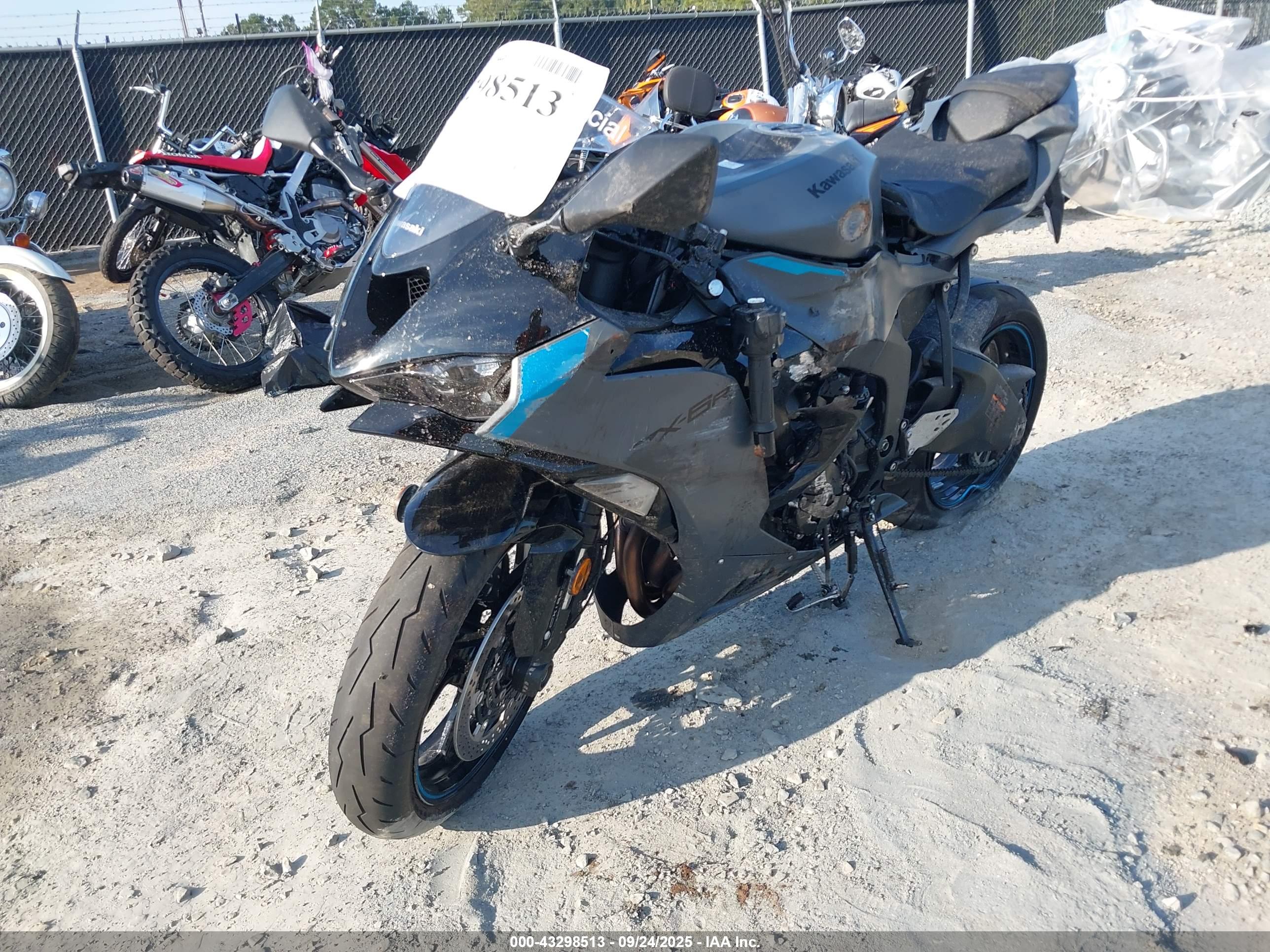KAWASAKI ZX636 image 2