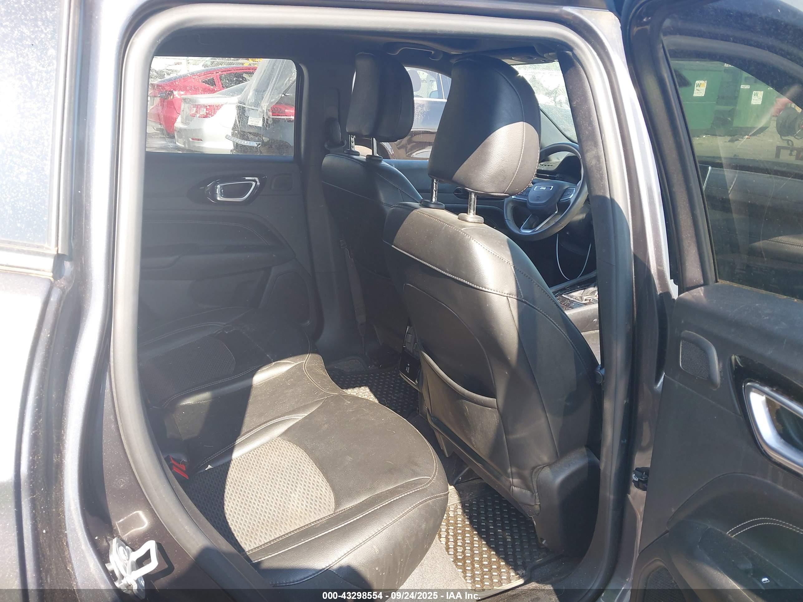 JEEP COMPASS image 8