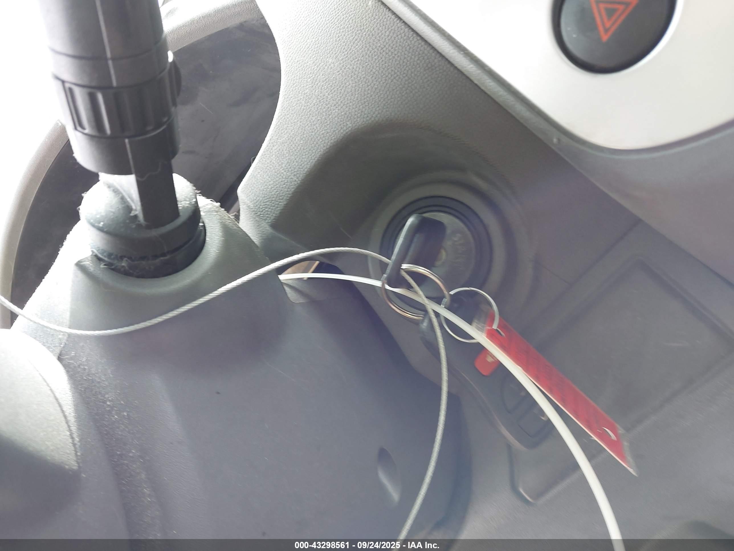 NISSAN FRONTIER image 11