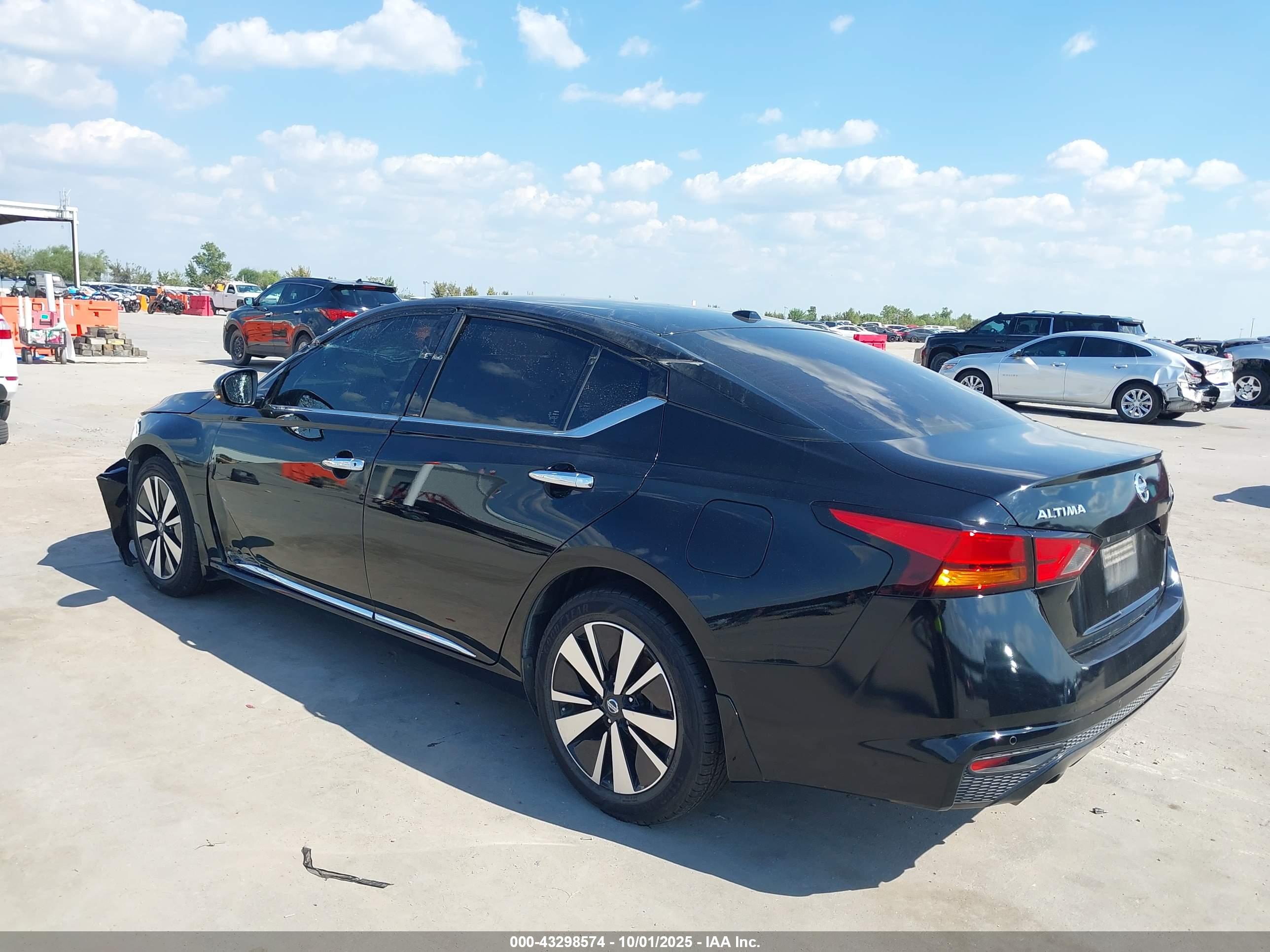 NISSAN ALTIMA image 3
