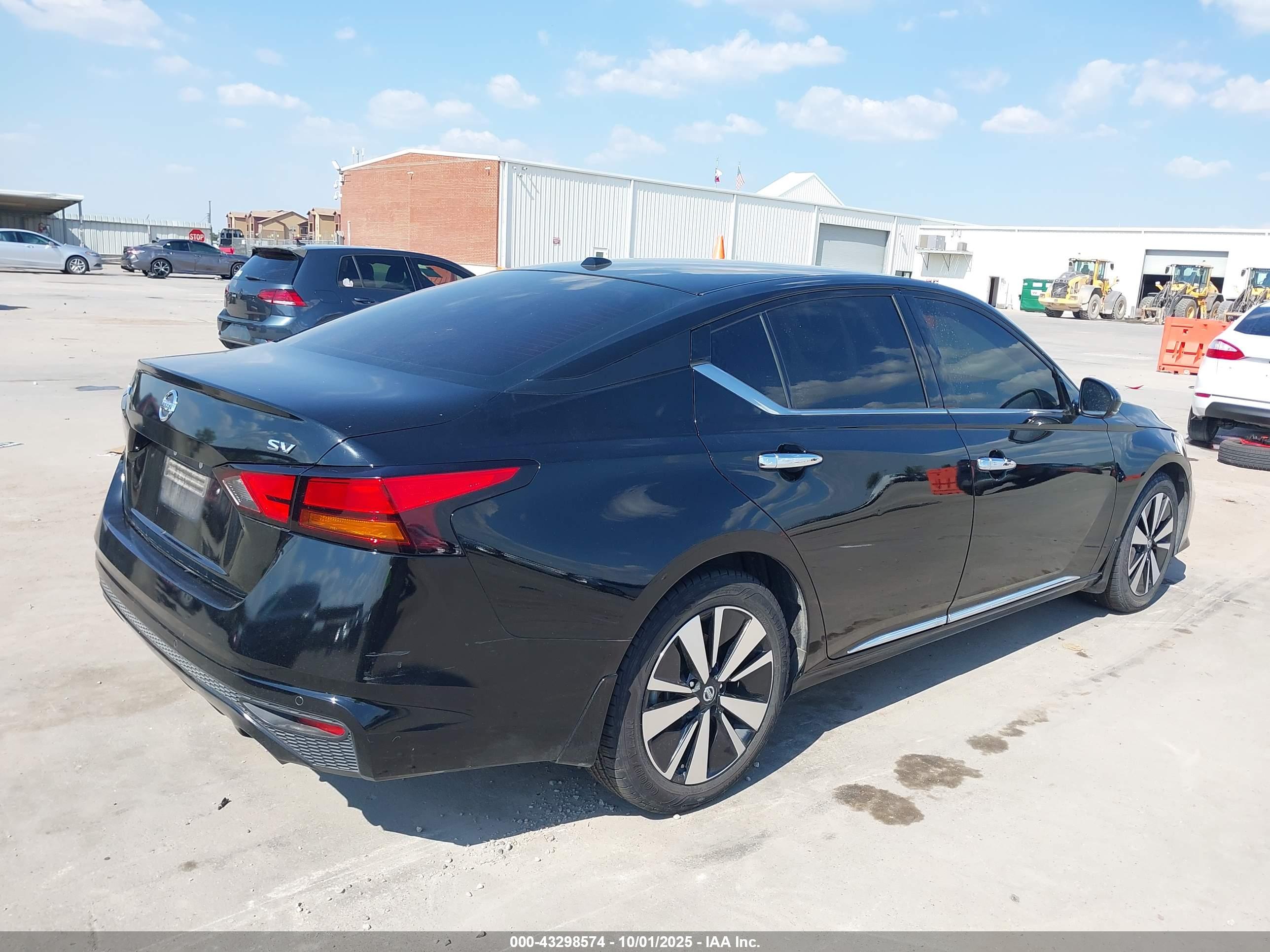 NISSAN ALTIMA image 4