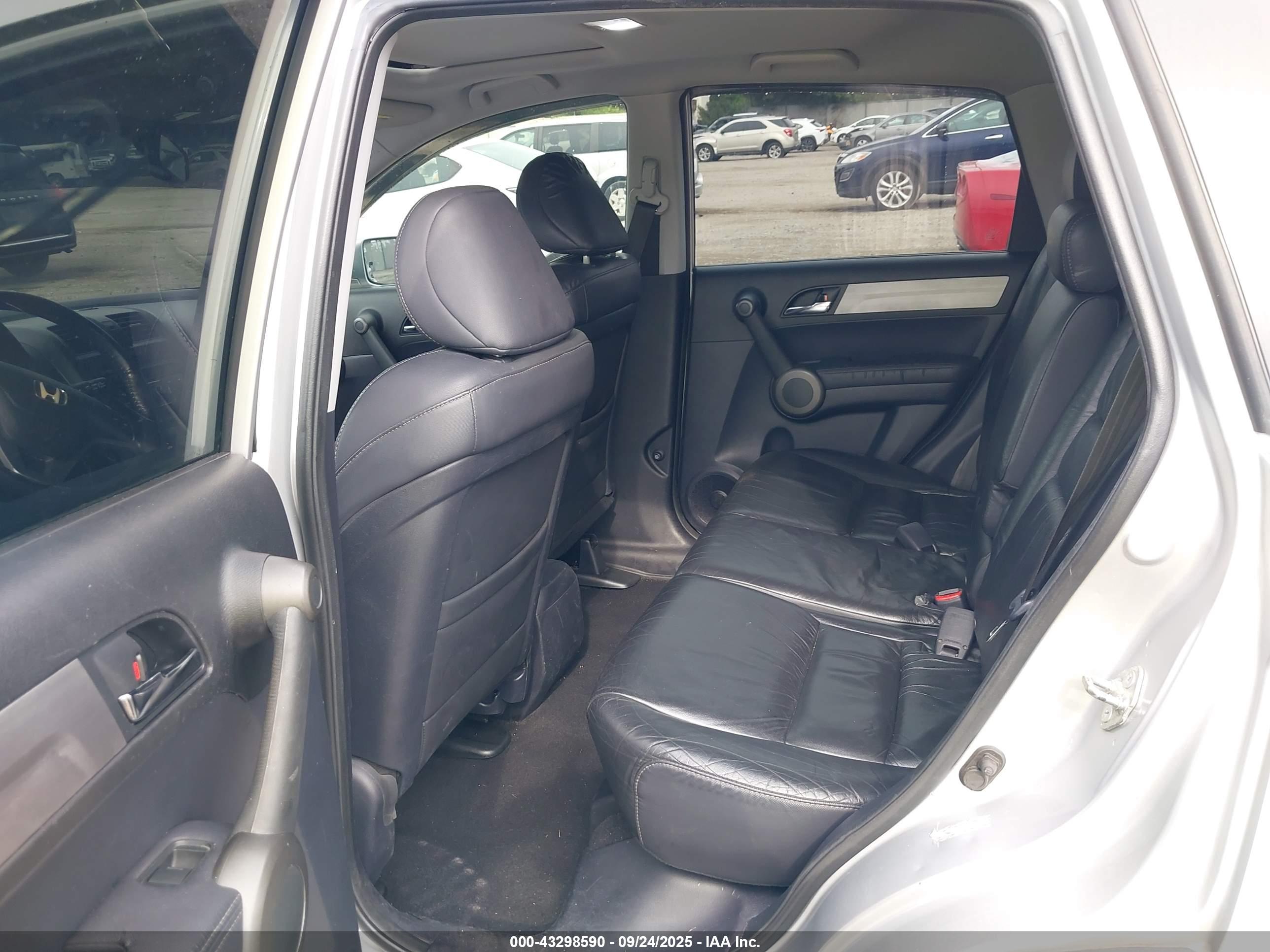 HONDA CR-V image 8