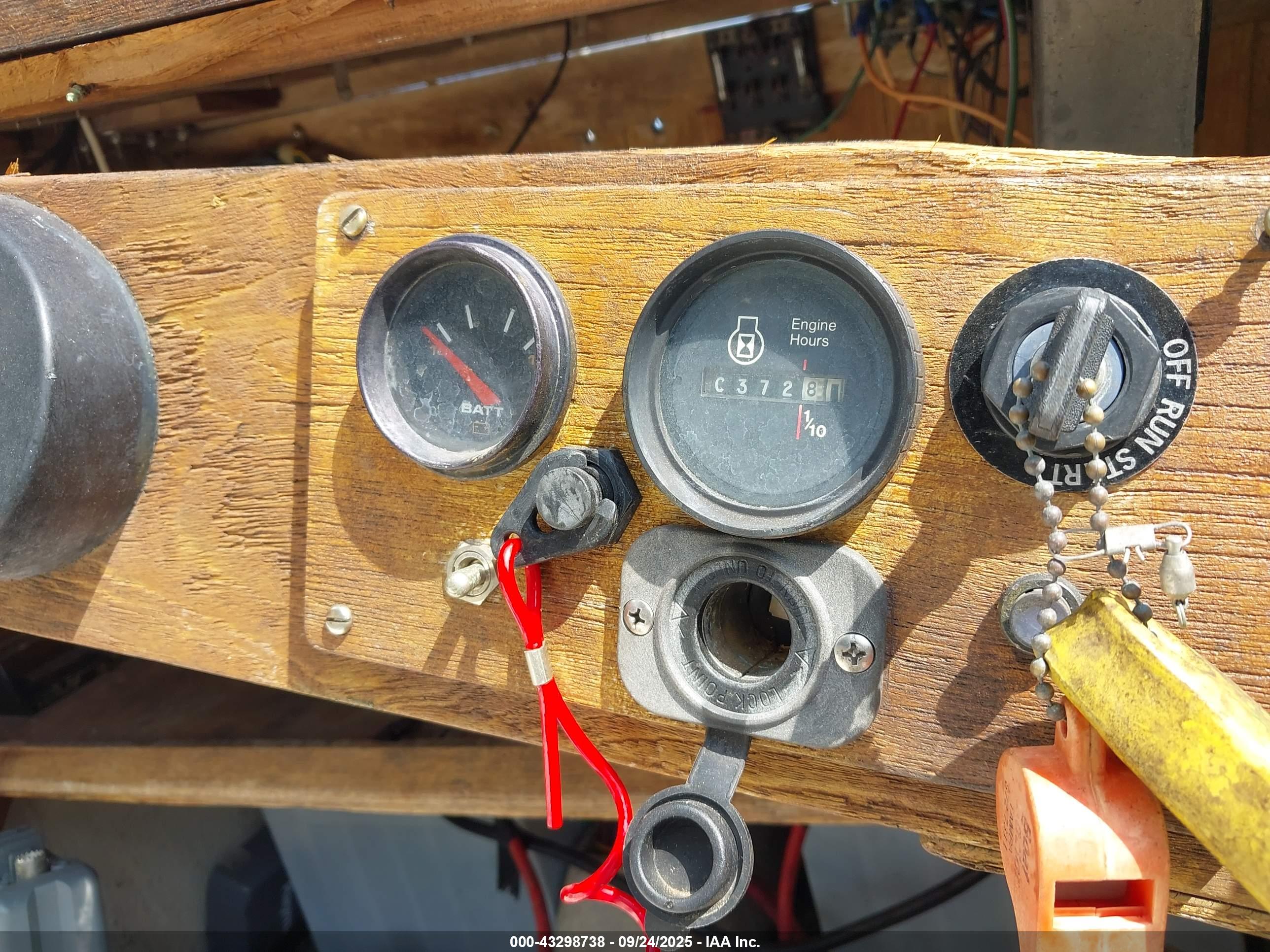 BOSTON WHALER image 7