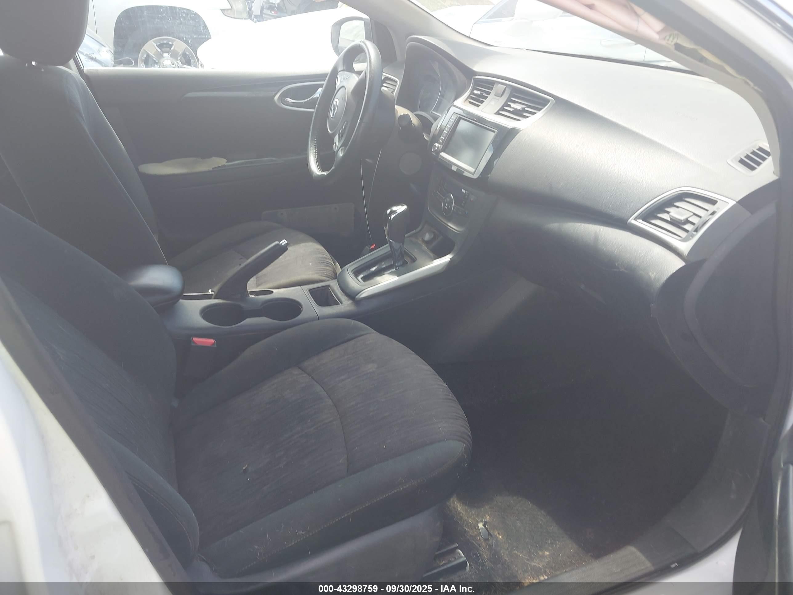 NISSAN SENTRA image 5