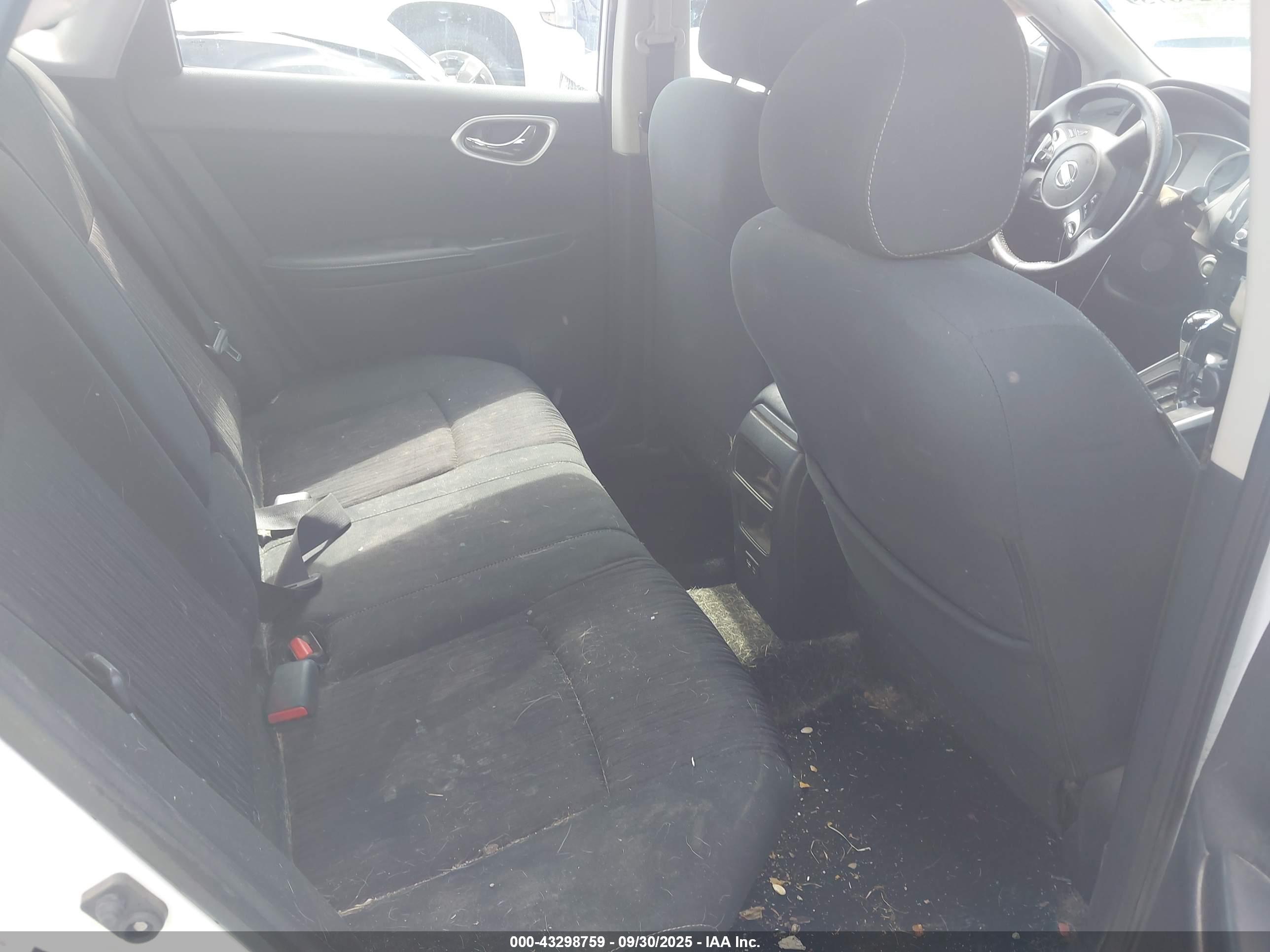NISSAN SENTRA image 8