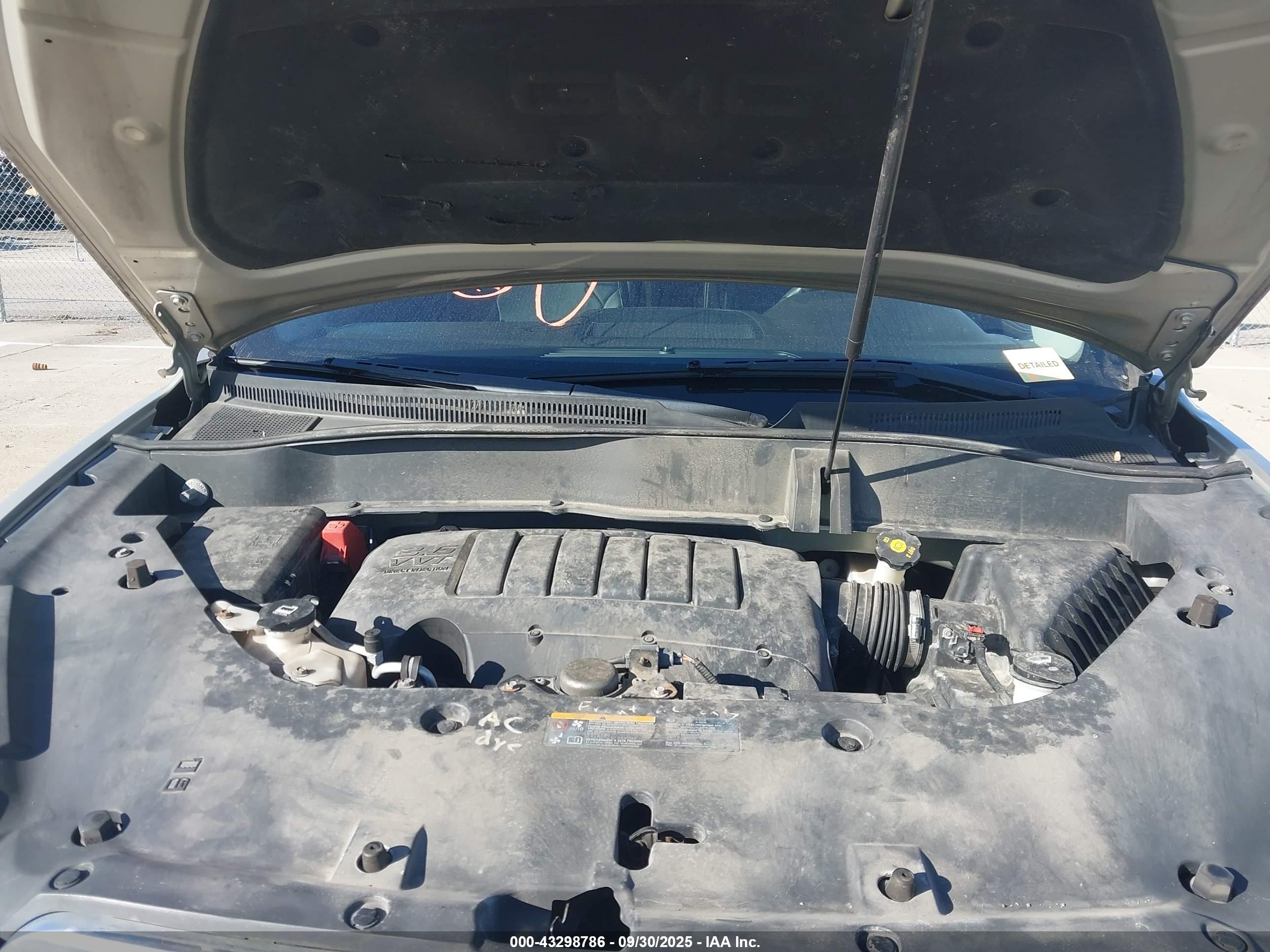 GMC ACADIA image 10