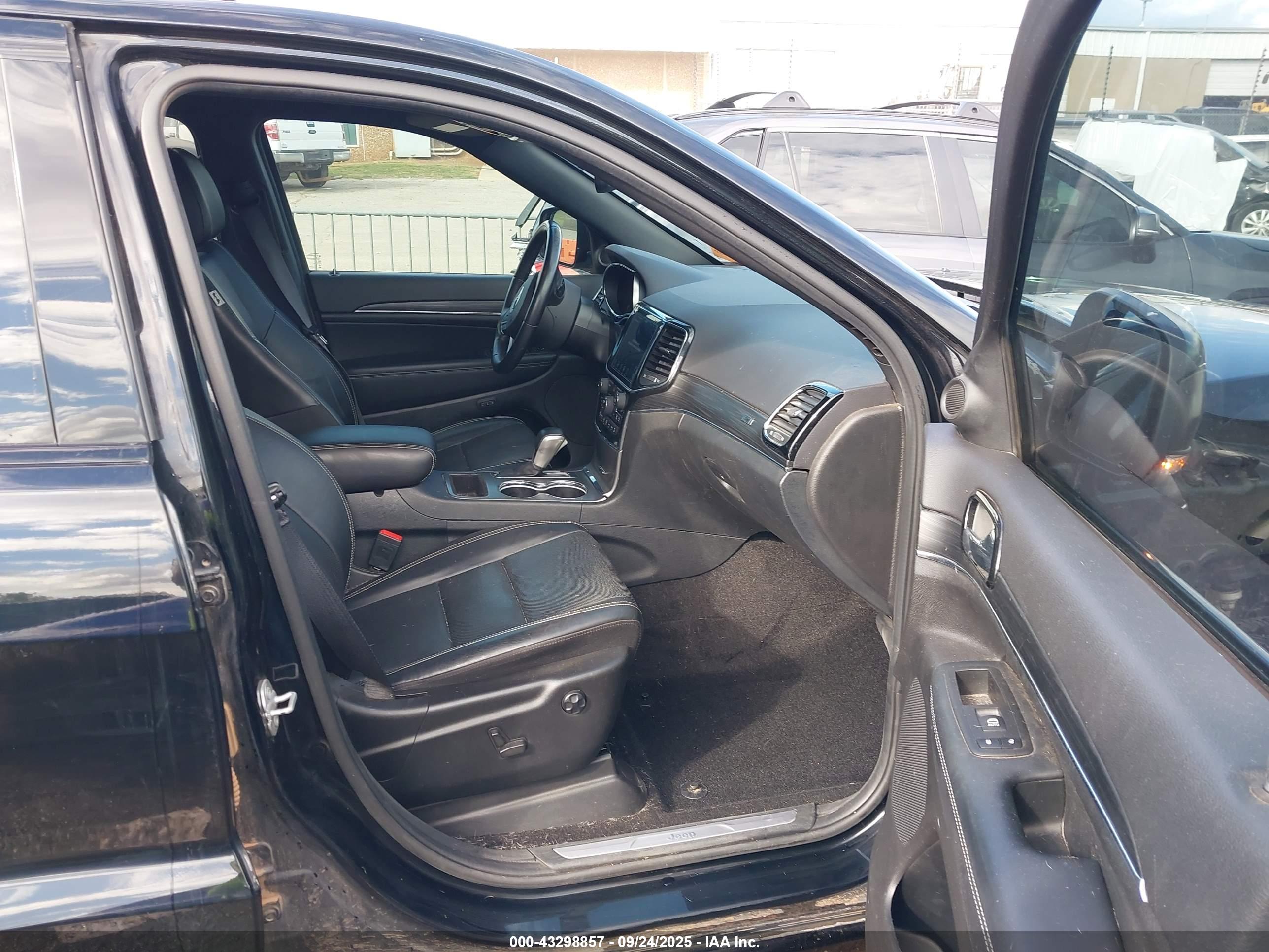 JEEP GRAND image 5