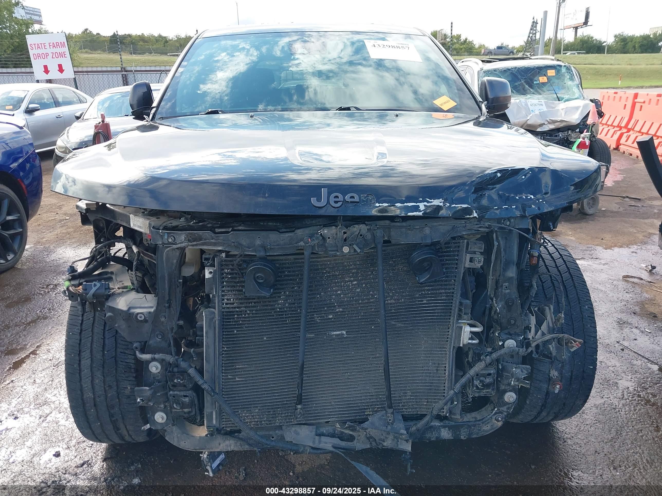 JEEP GRAND image 6